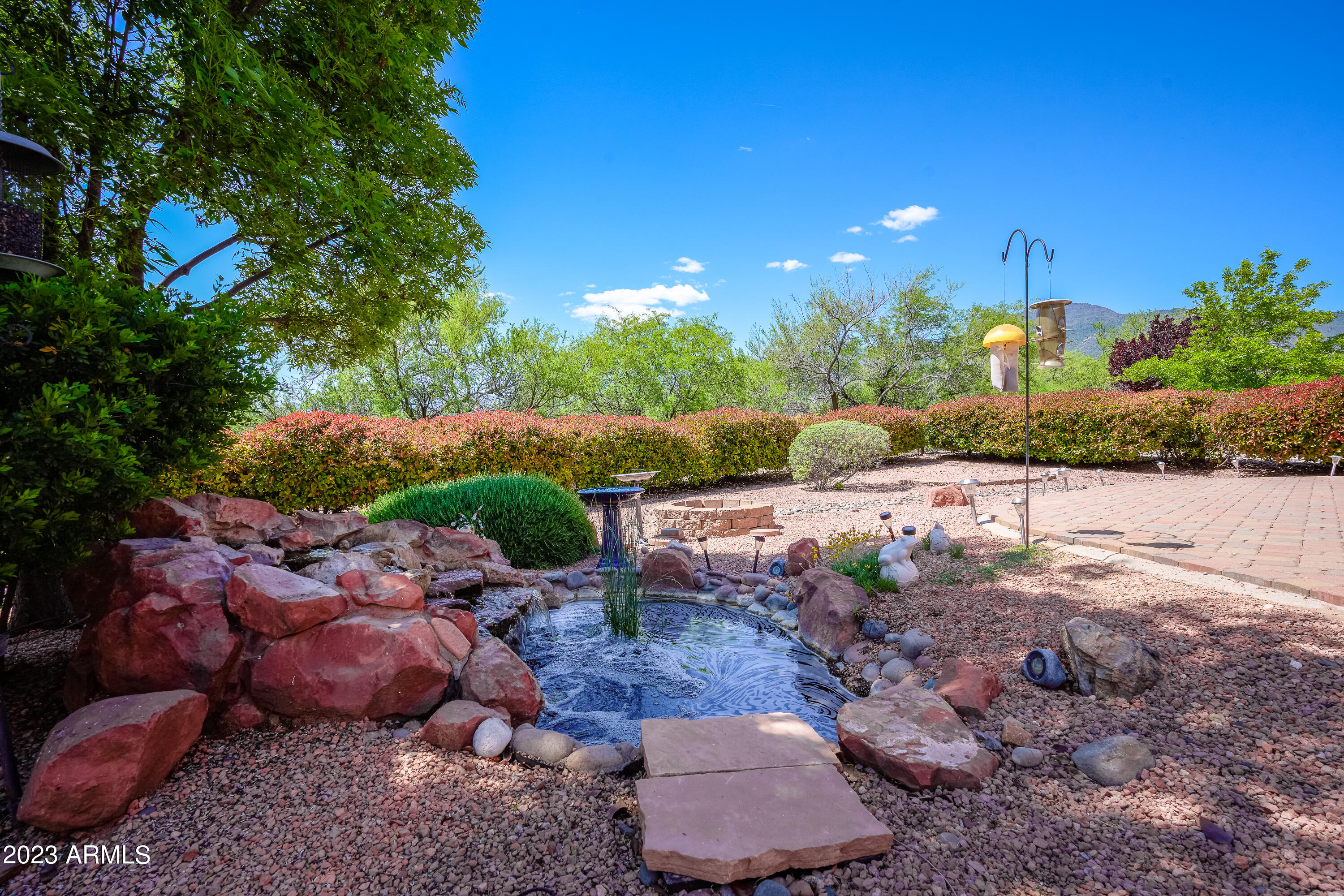 1895 W DESERT WILLOW Drive