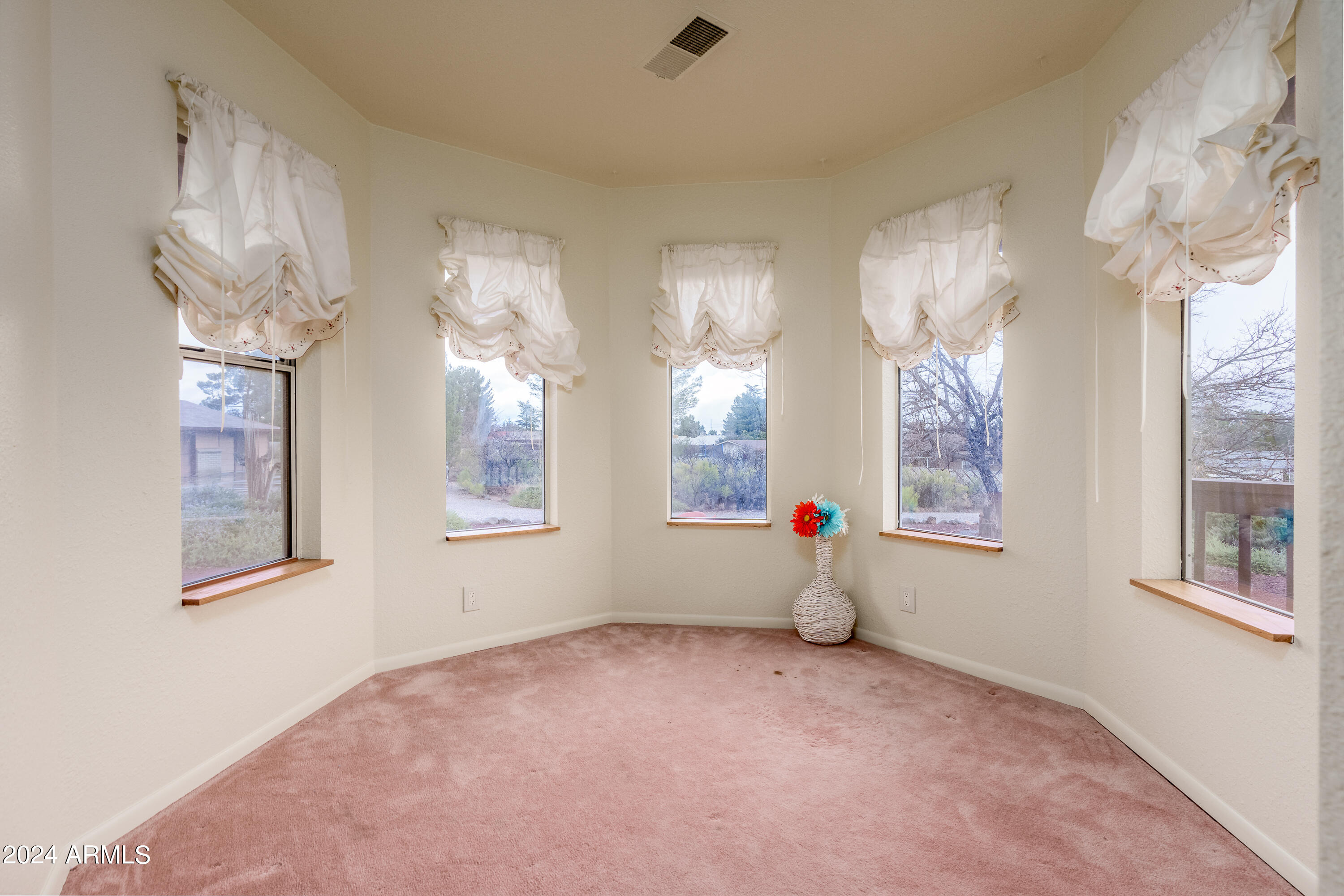 340 SUMMER Circle