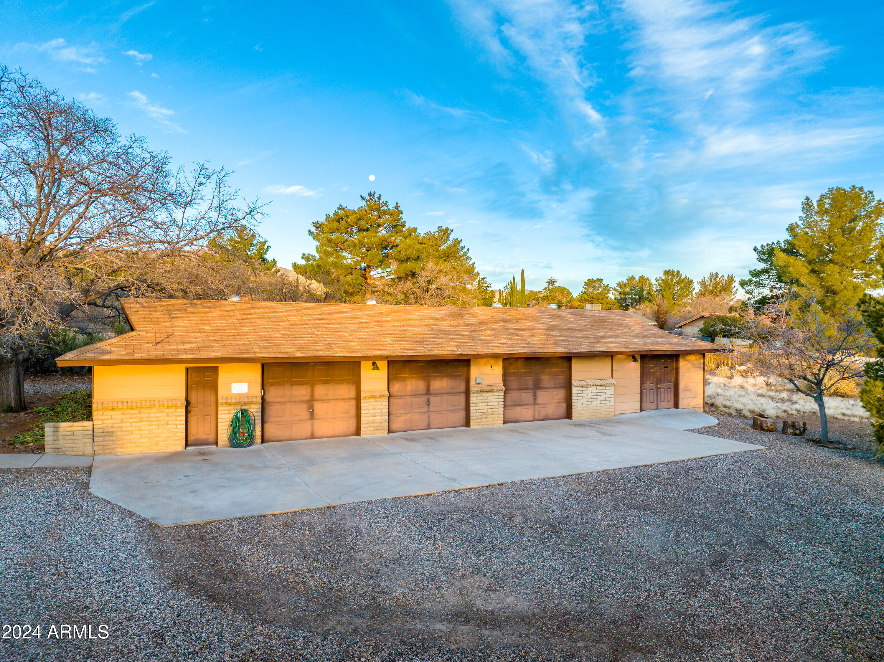 340 SUMMER Circle