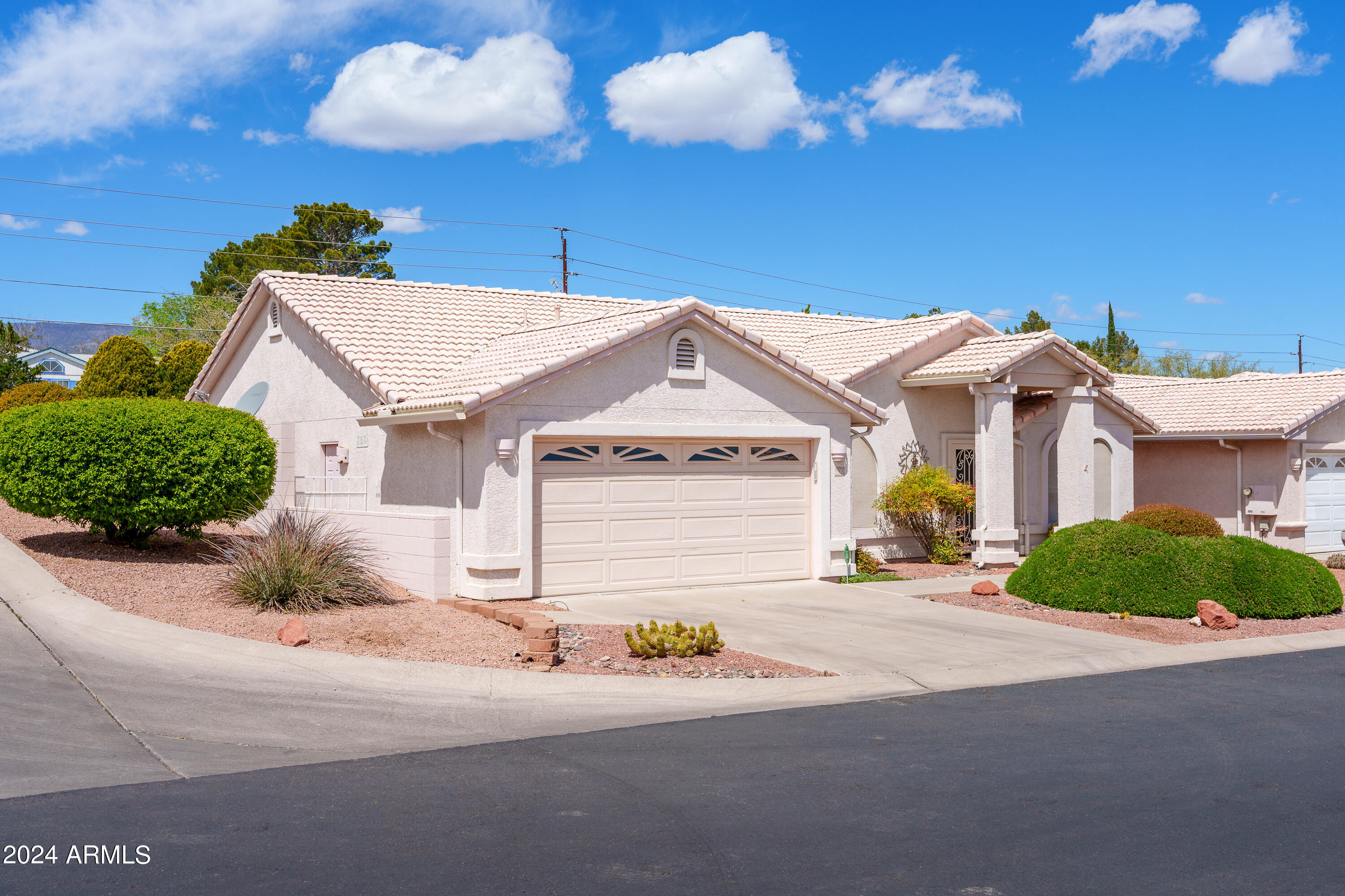 600 SILVER SPRINGS Circle