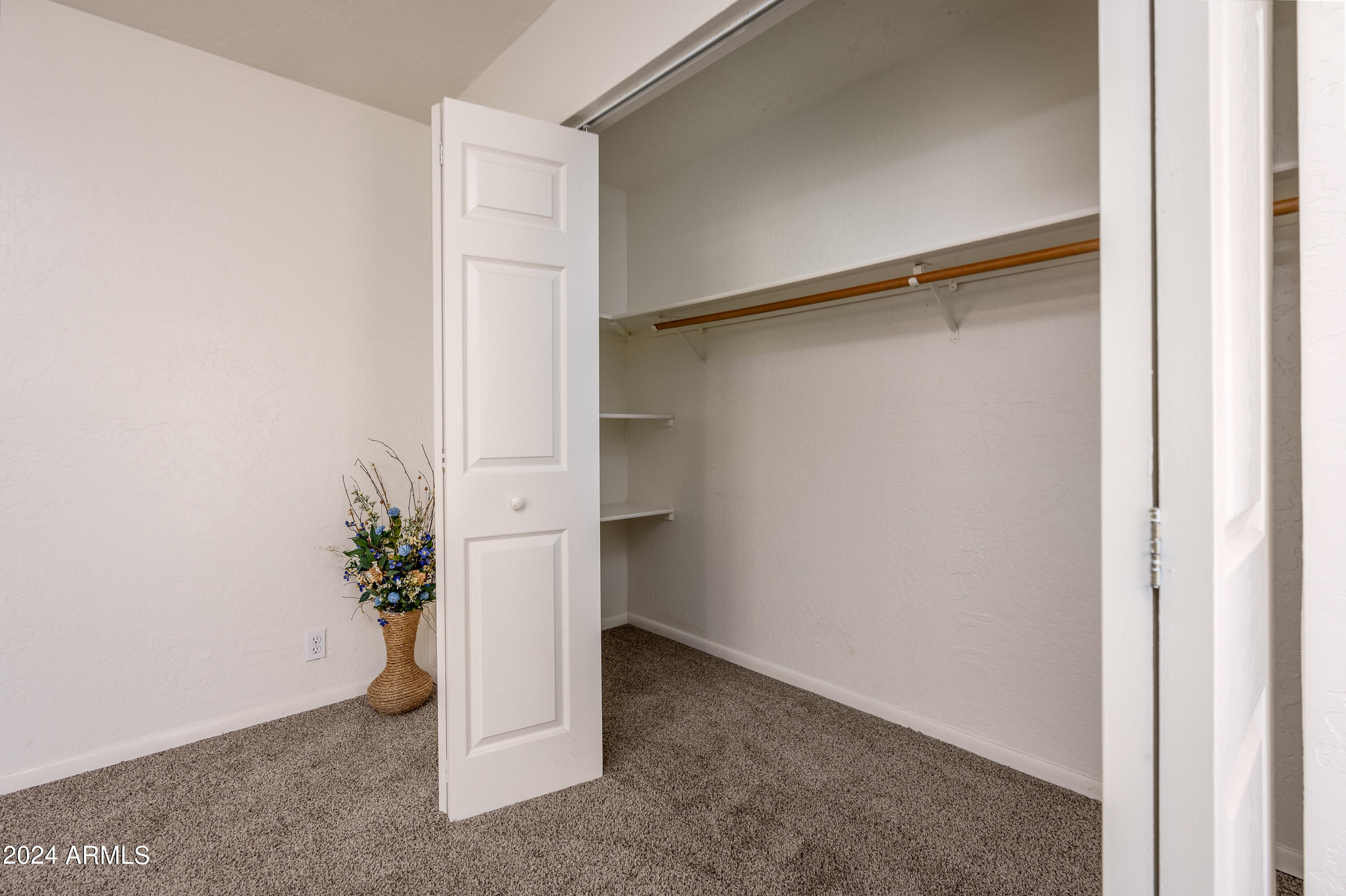 104 S 9TH Street