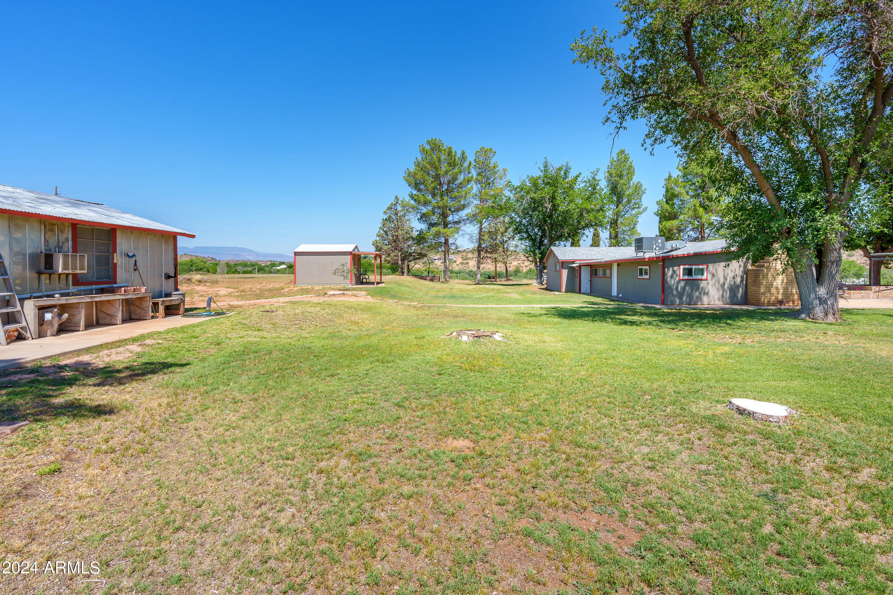 1895 S SUGARLOAF Road