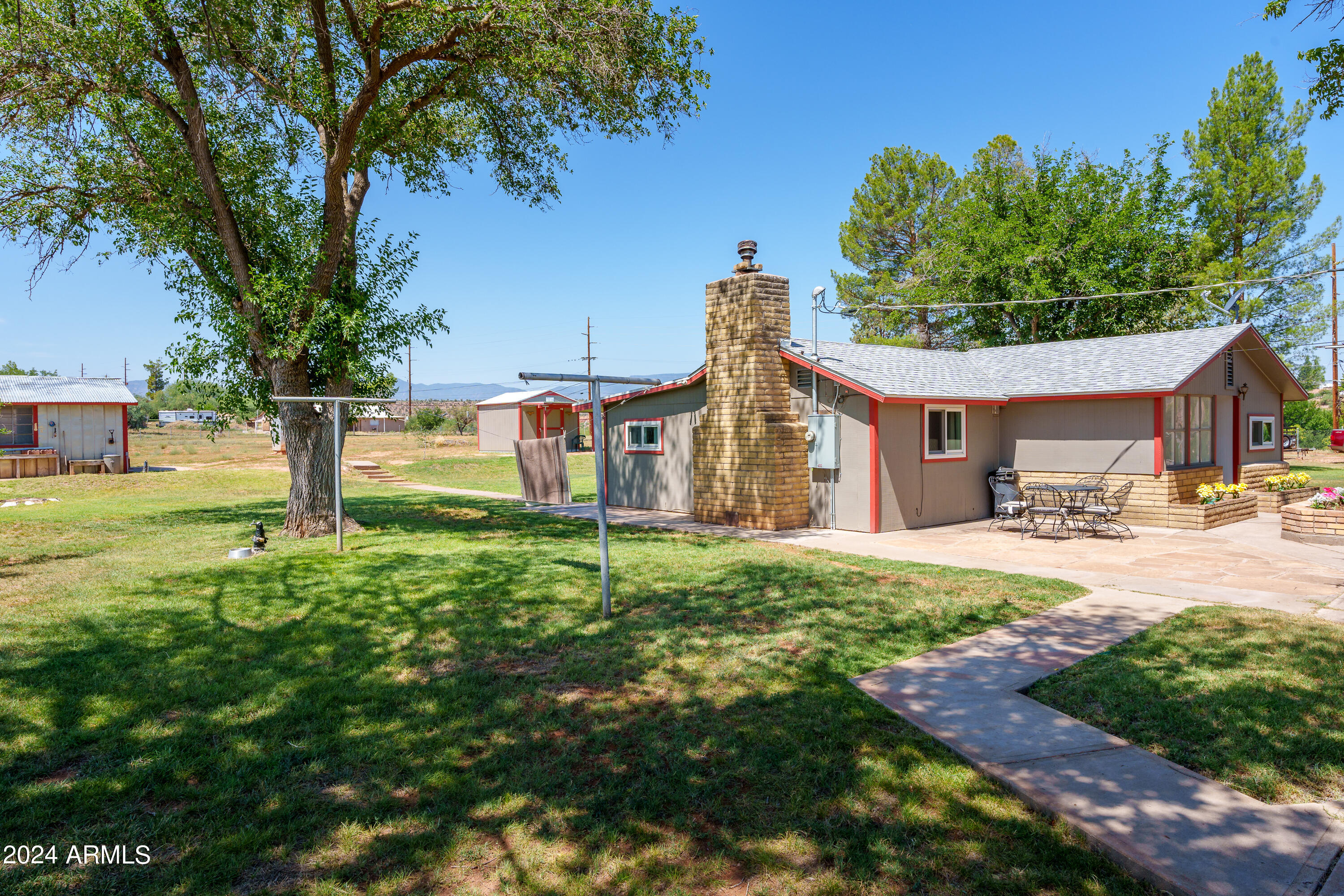 1895 S SUGARLOAF Road