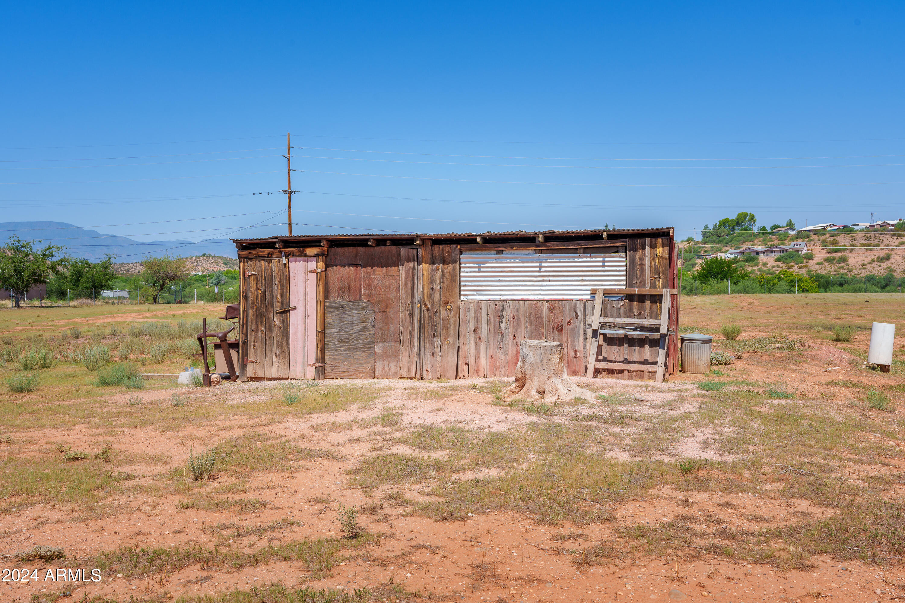 1895 S SUGARLOAF Road