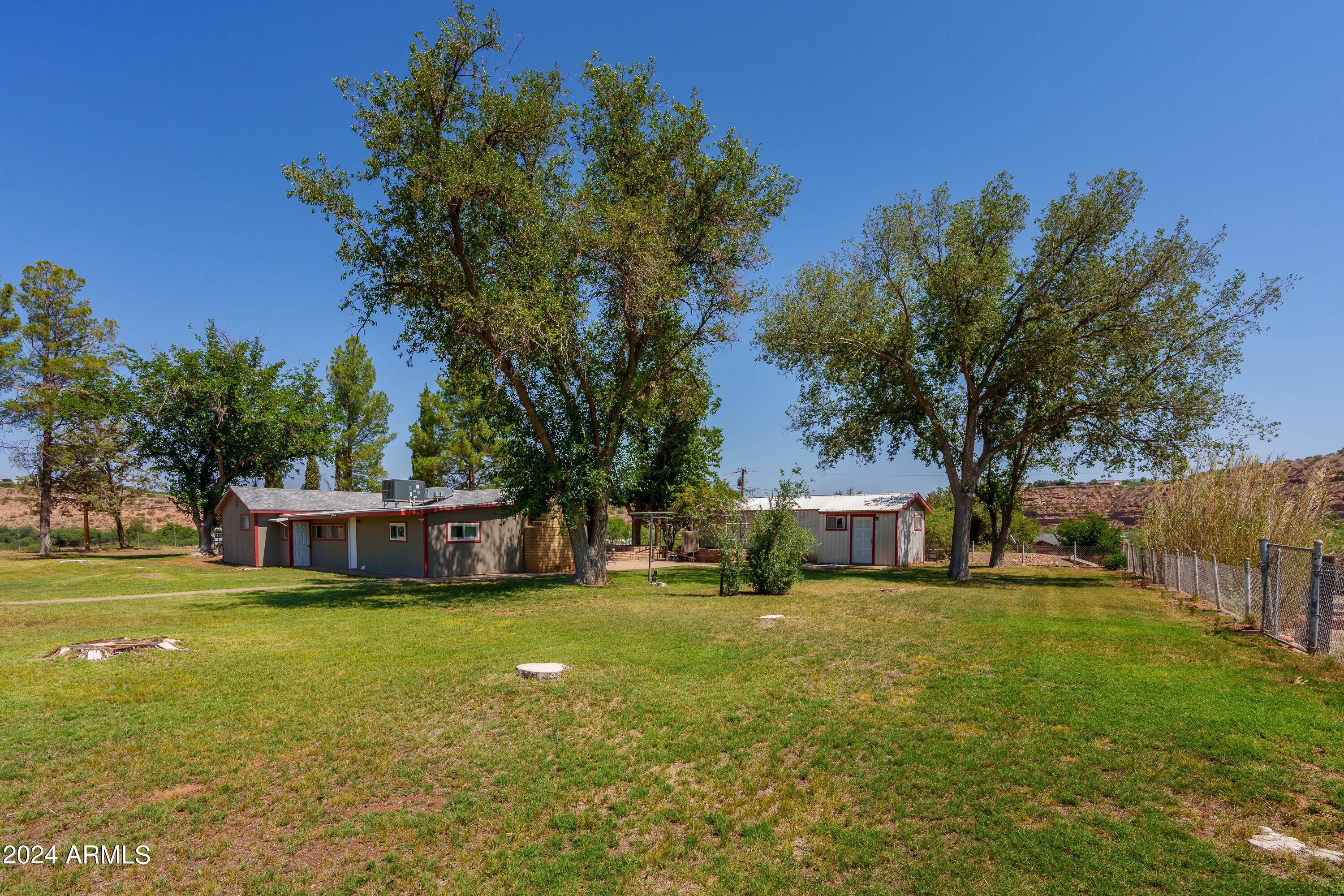 1895 S SUGARLOAF Road