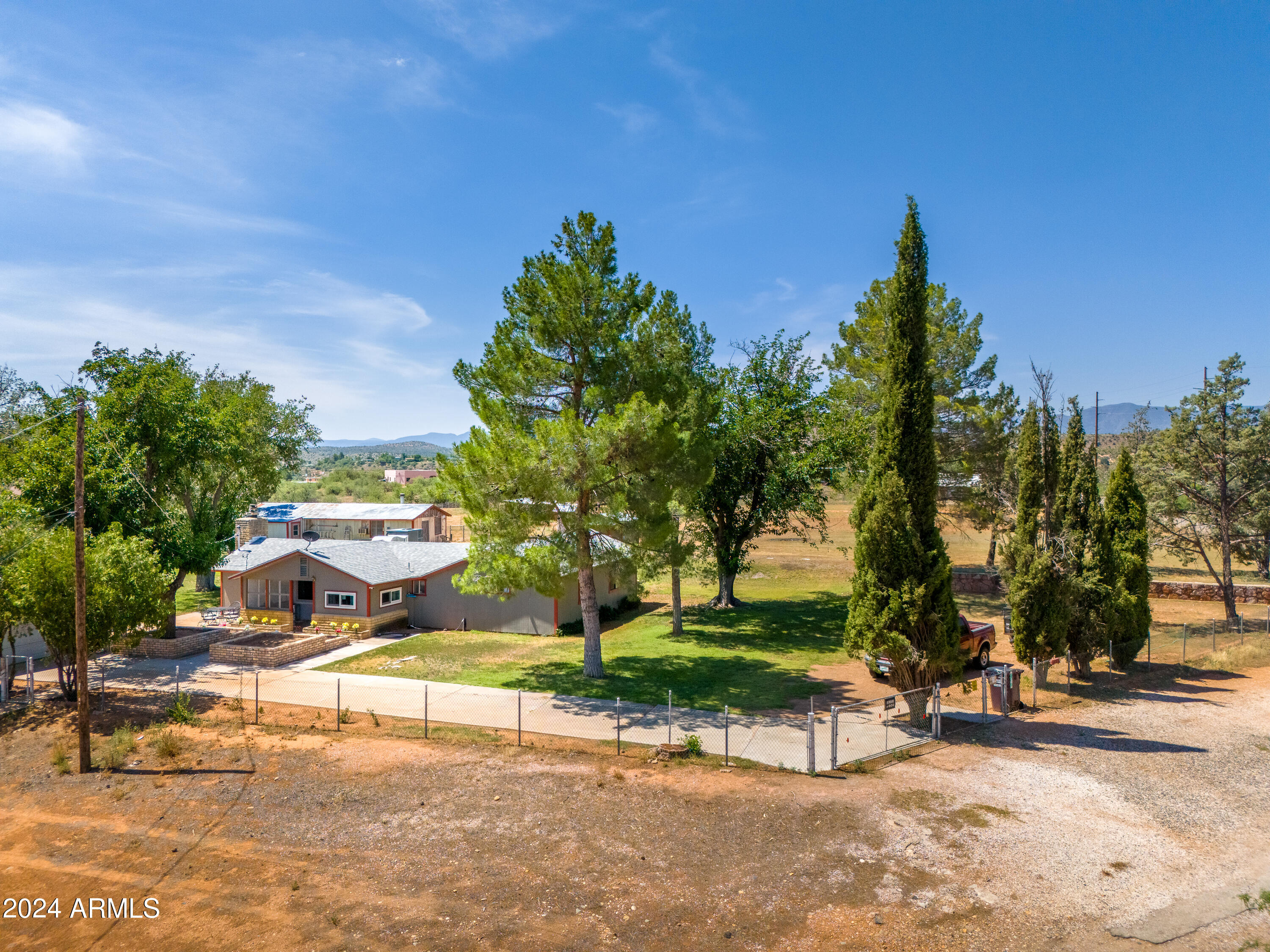 1895 S SUGARLOAF Road