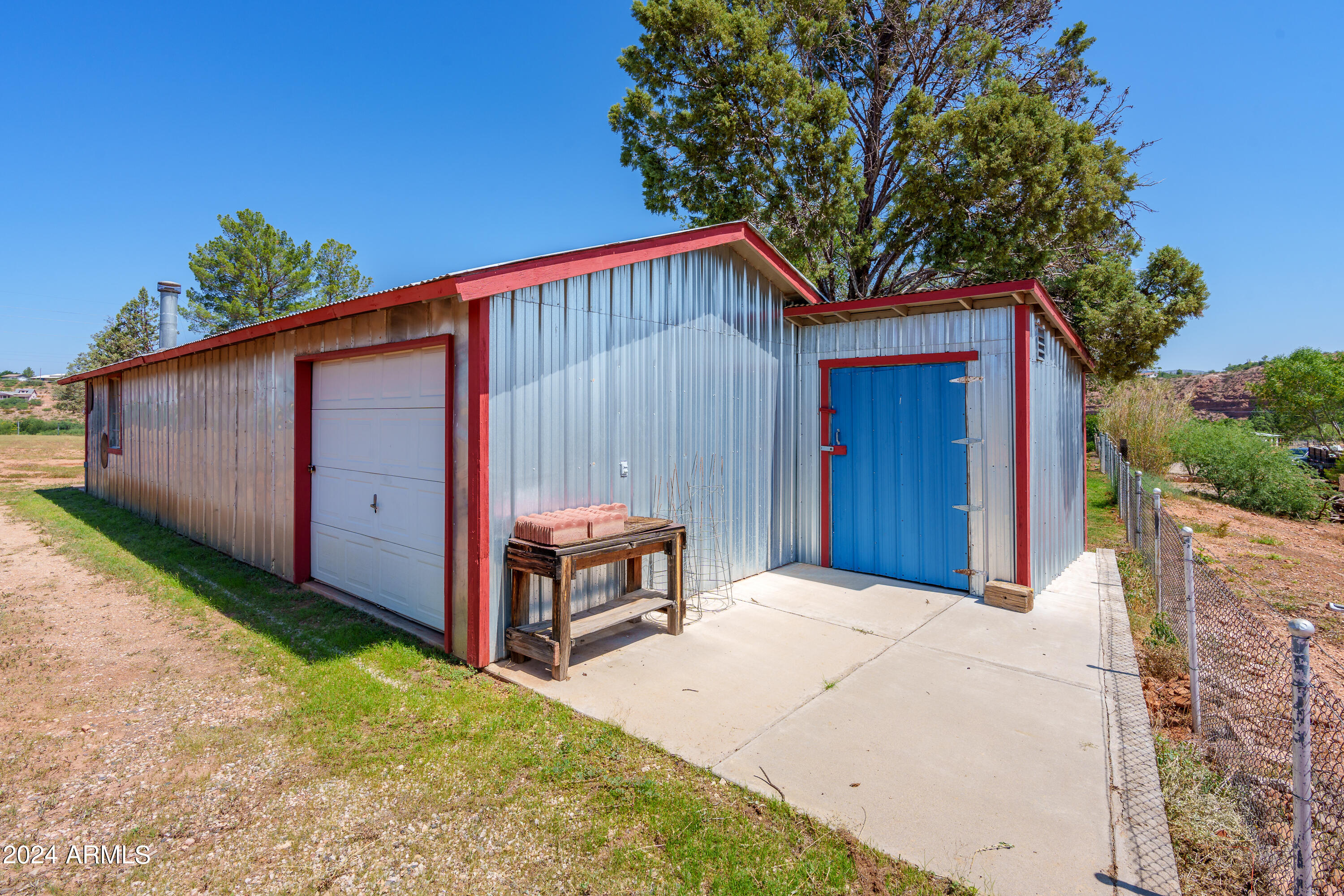 1895 S SUGARLOAF Road