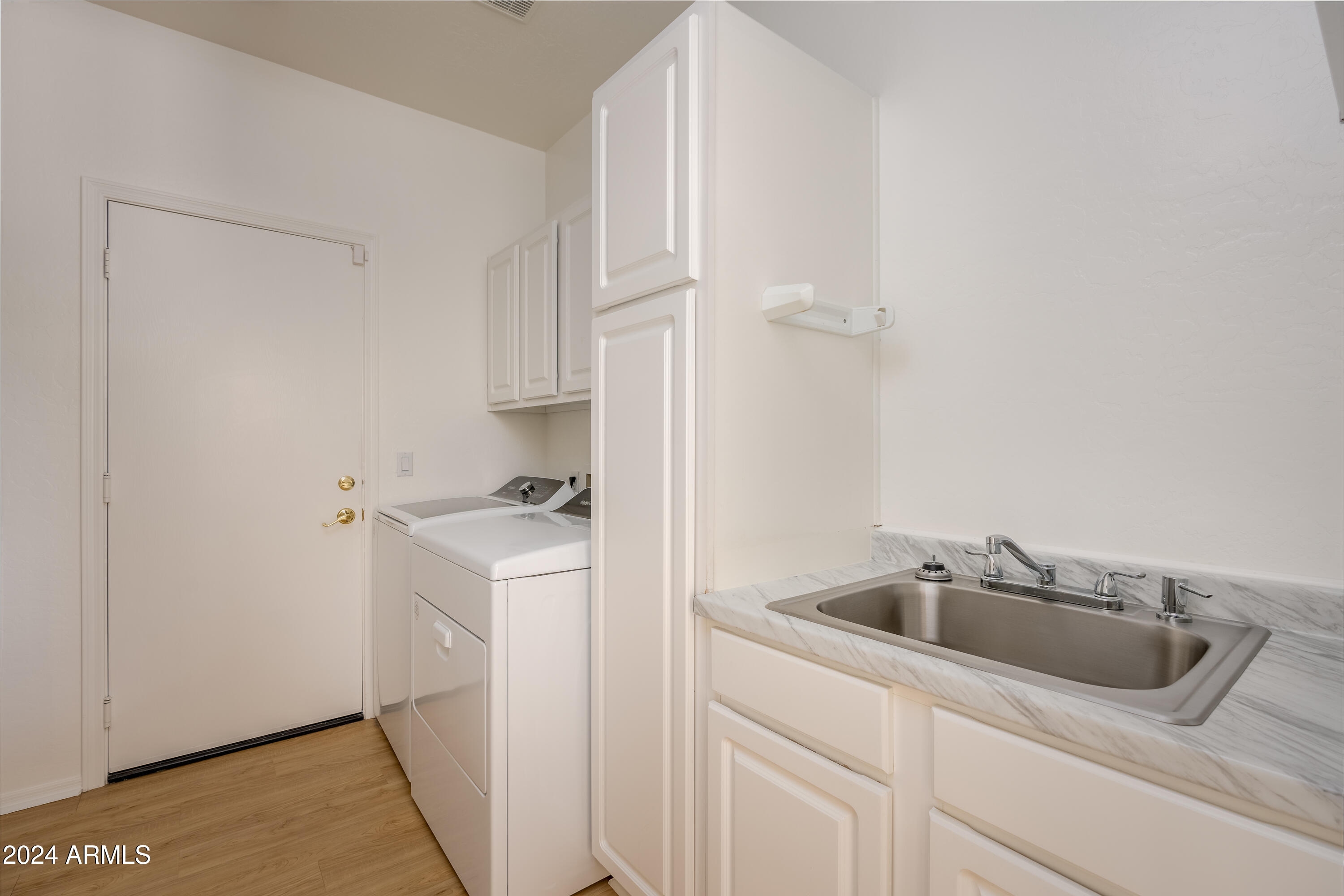 2255 W RUNNING IRON Lane