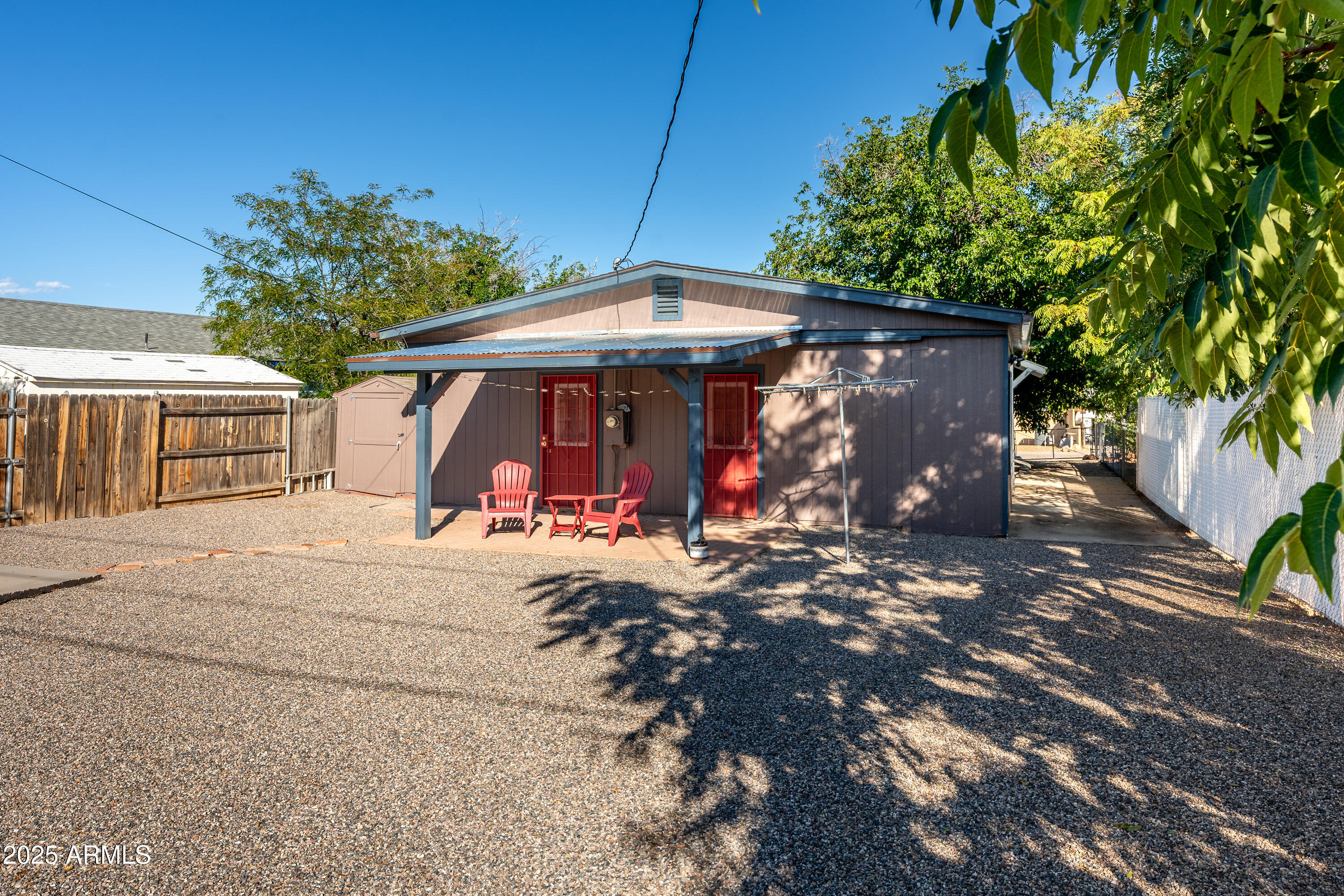 328 S 17TH Street
