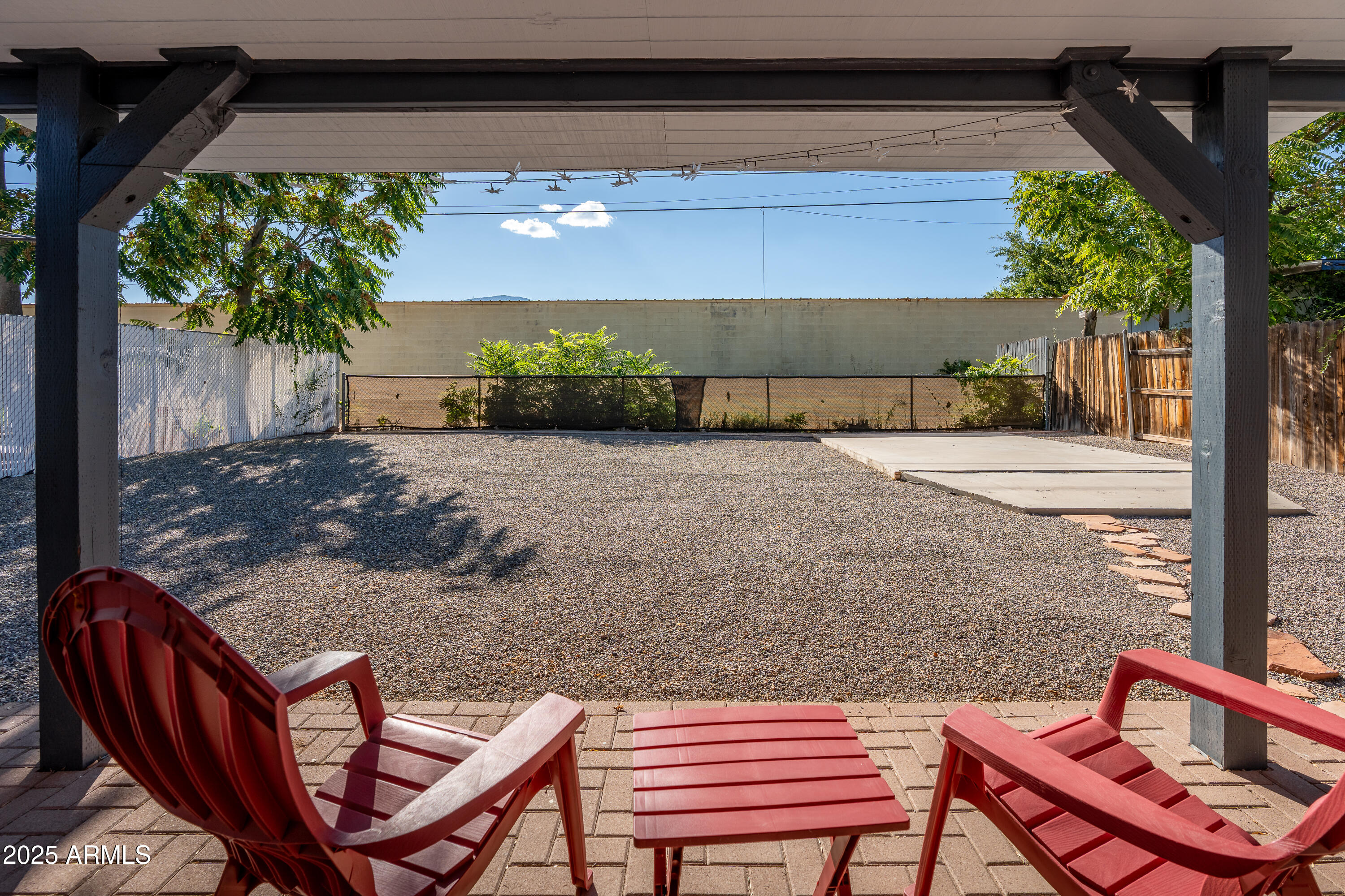 328 S 17TH Street