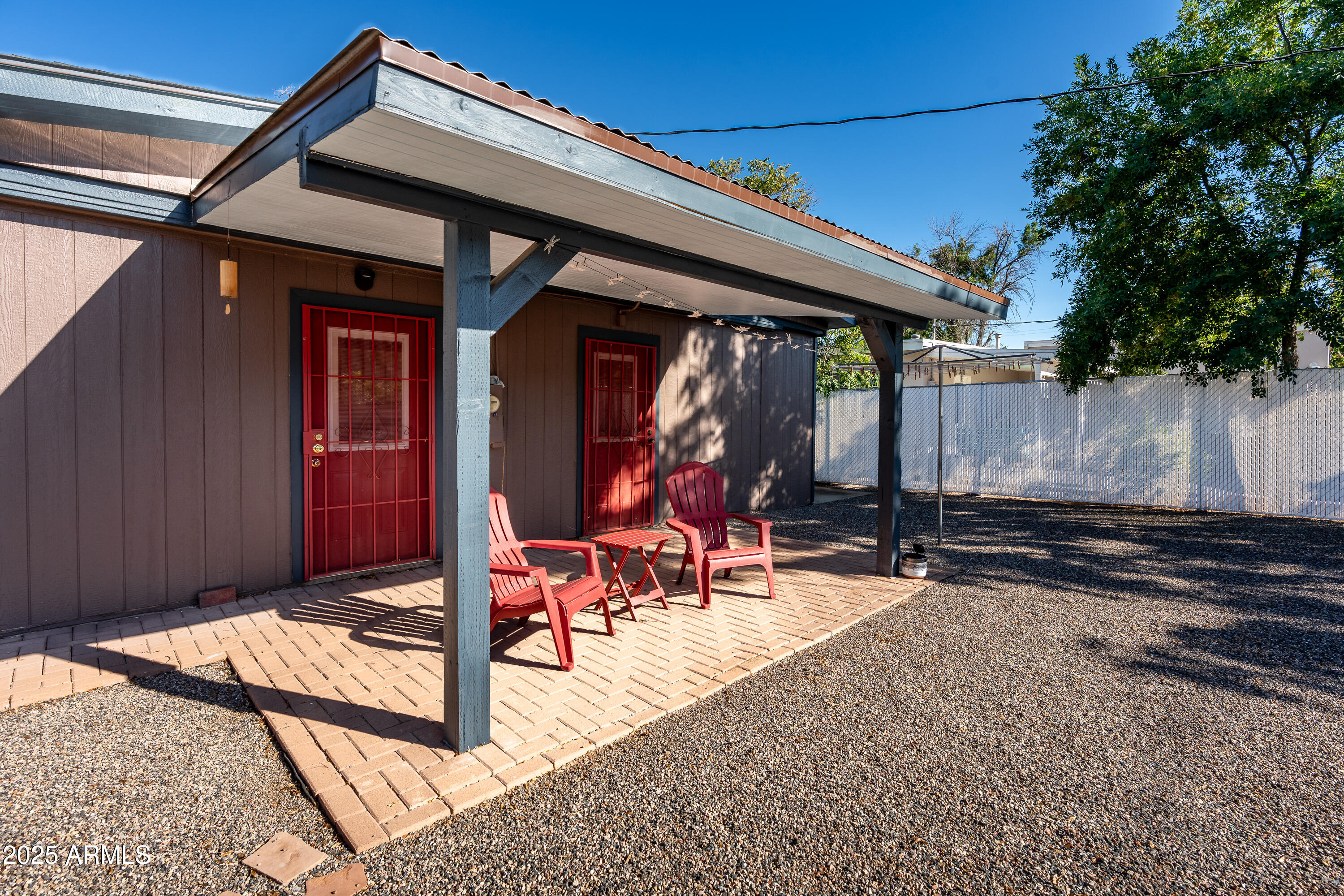 328 S 17TH Street