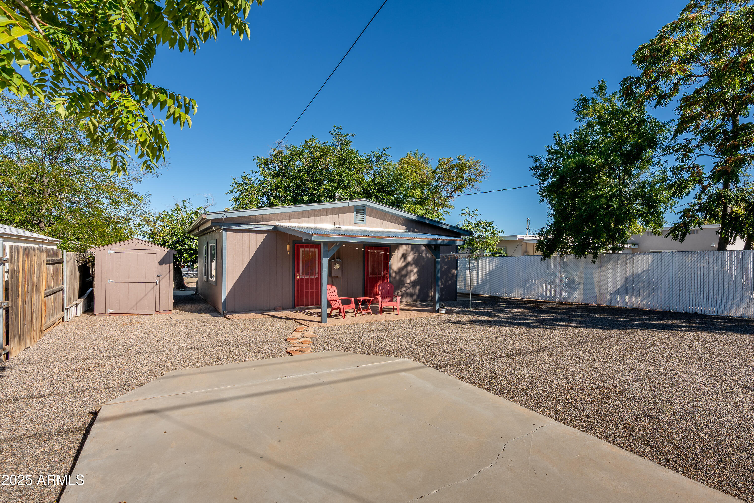 328 S 17TH Street