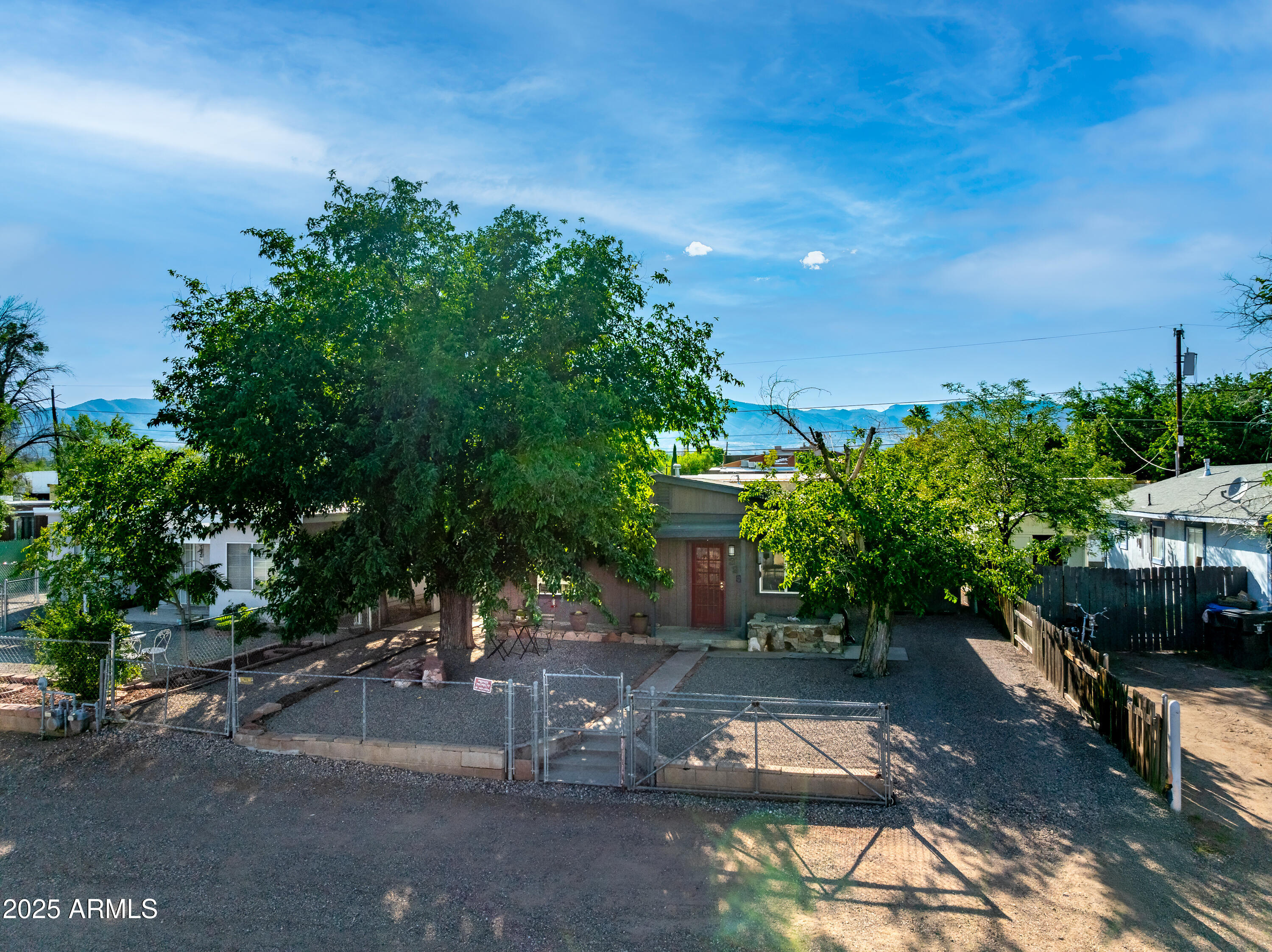 328 S 17TH Street