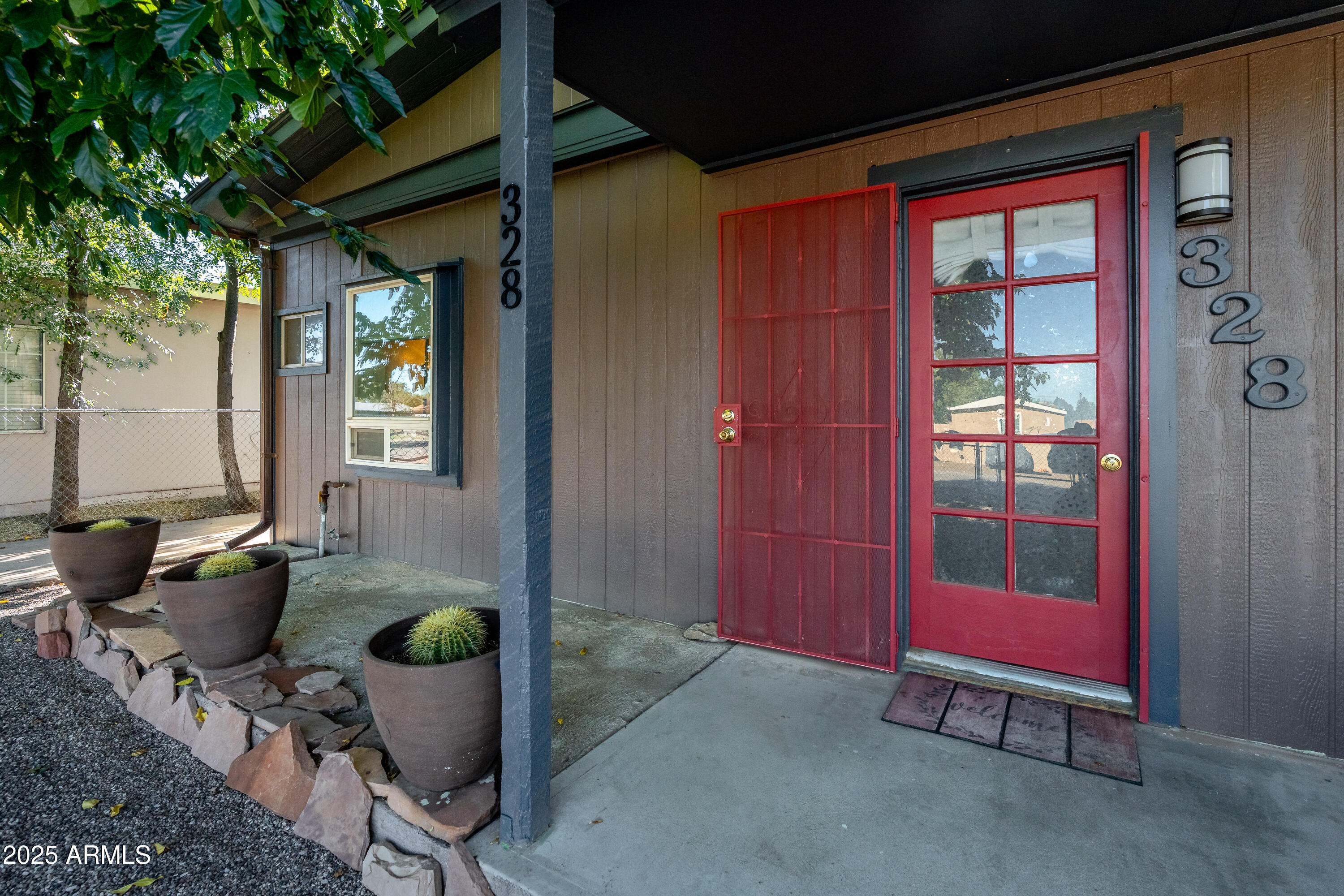 328 S 17TH Street