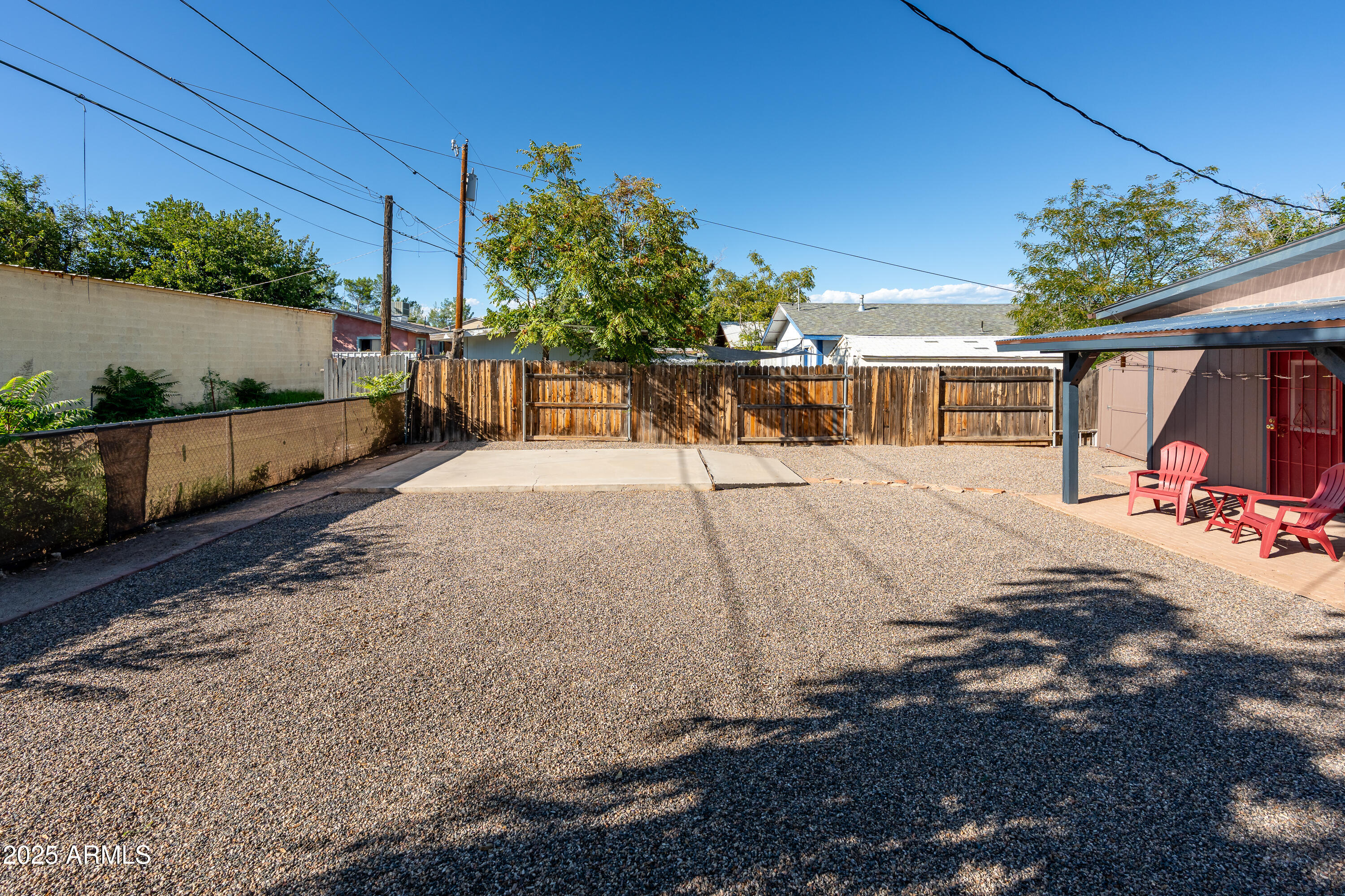 328 S 17TH Street