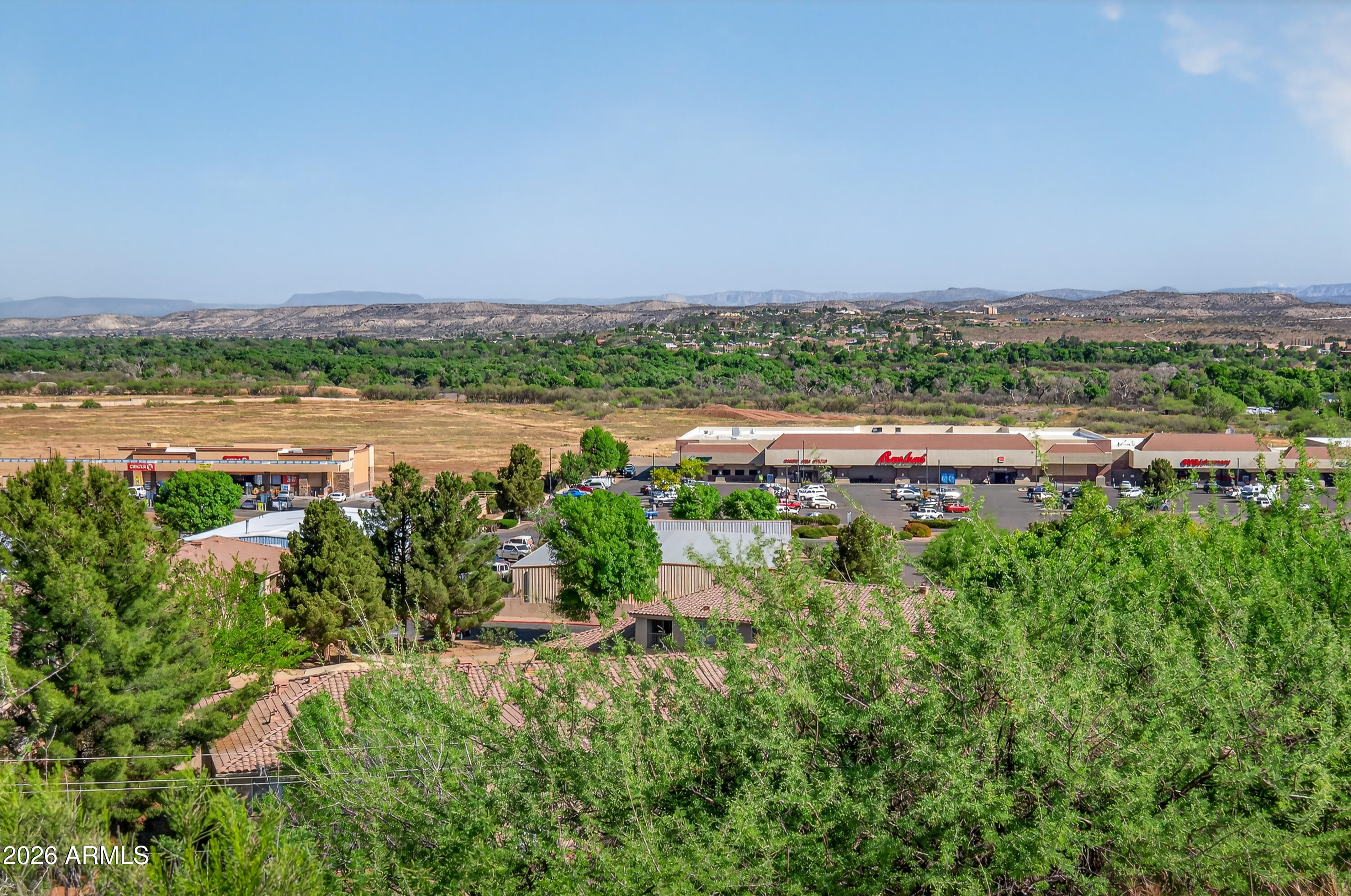 592 W SADDLE CREEK Drive