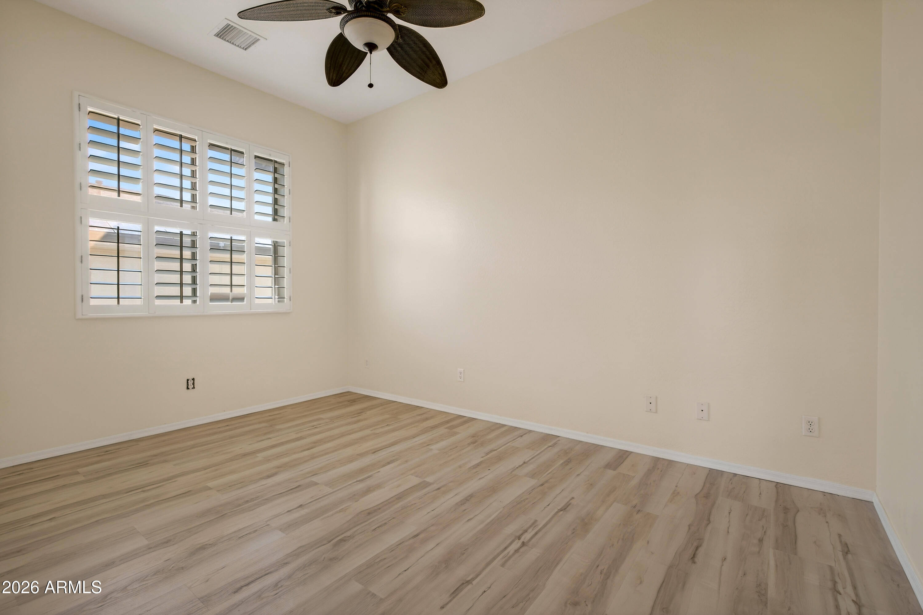 592 W SADDLE CREEK Drive