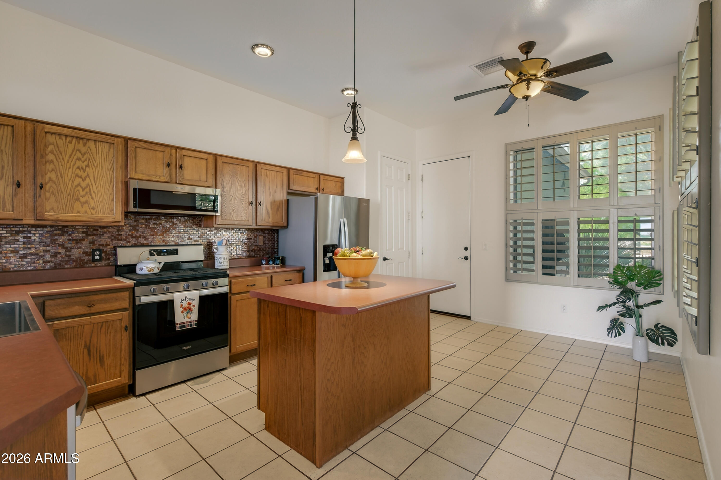 592 W SADDLE CREEK Drive