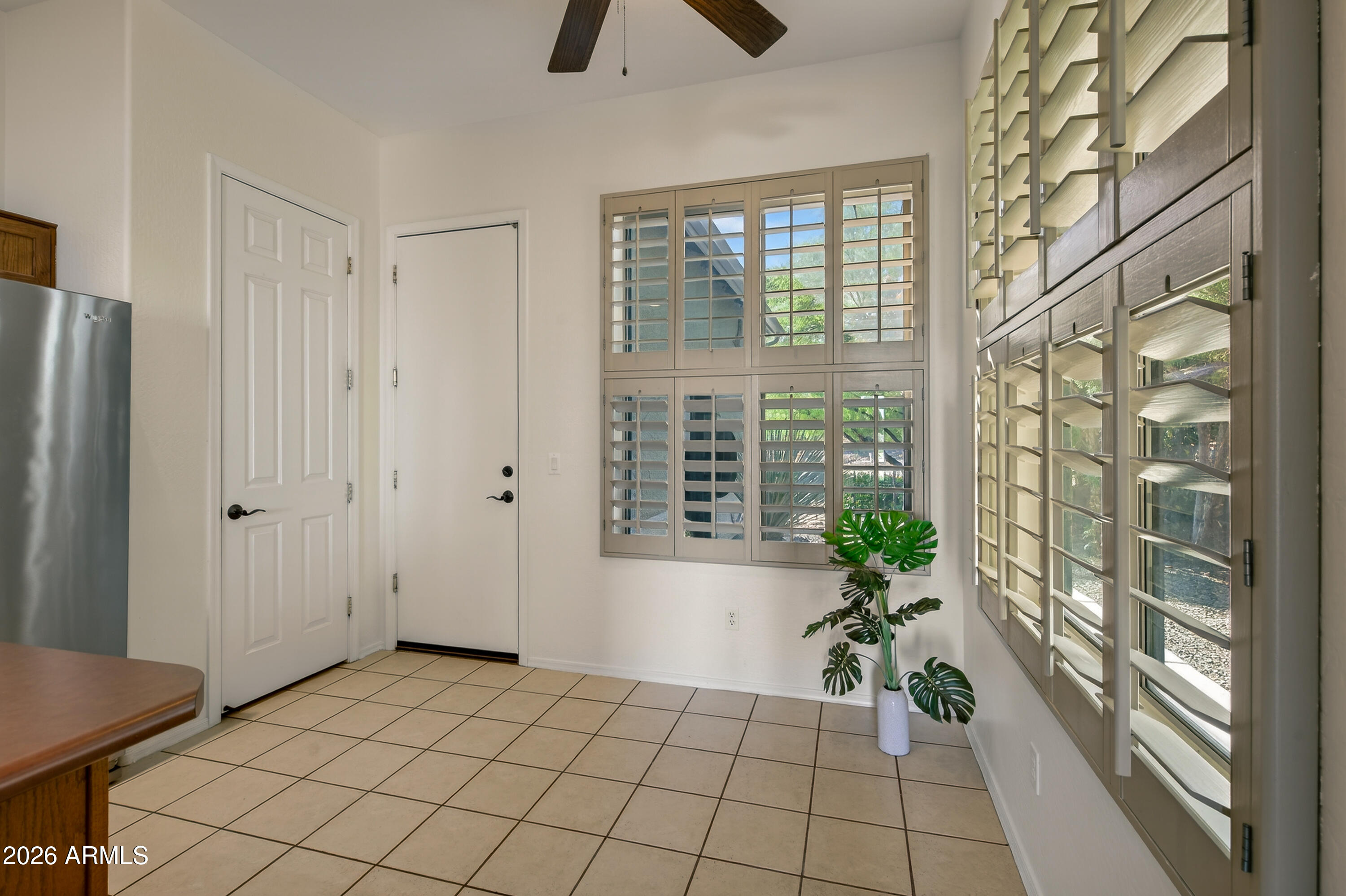 592 W SADDLE CREEK Drive