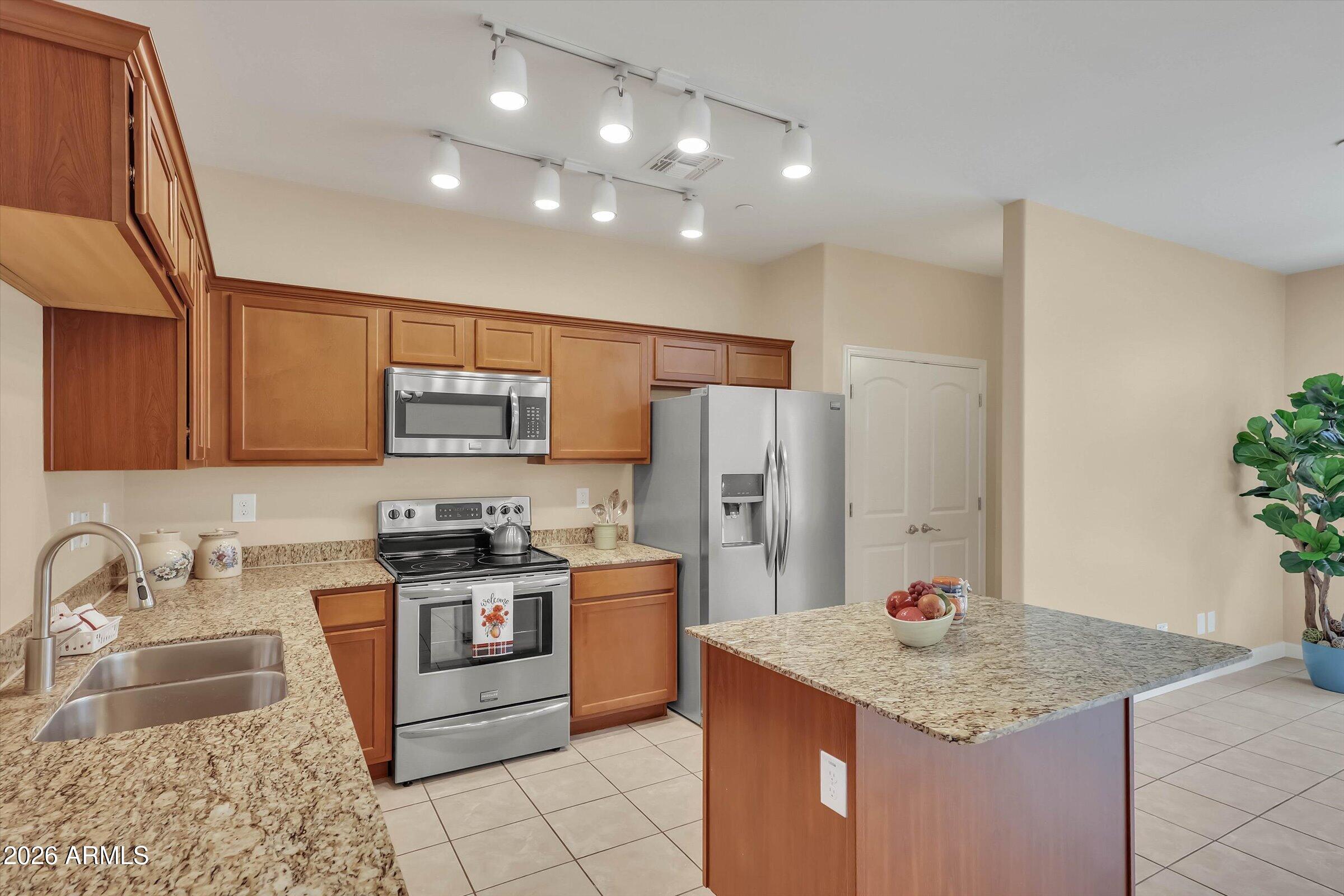 2150 W ALAMEDA Road 1366