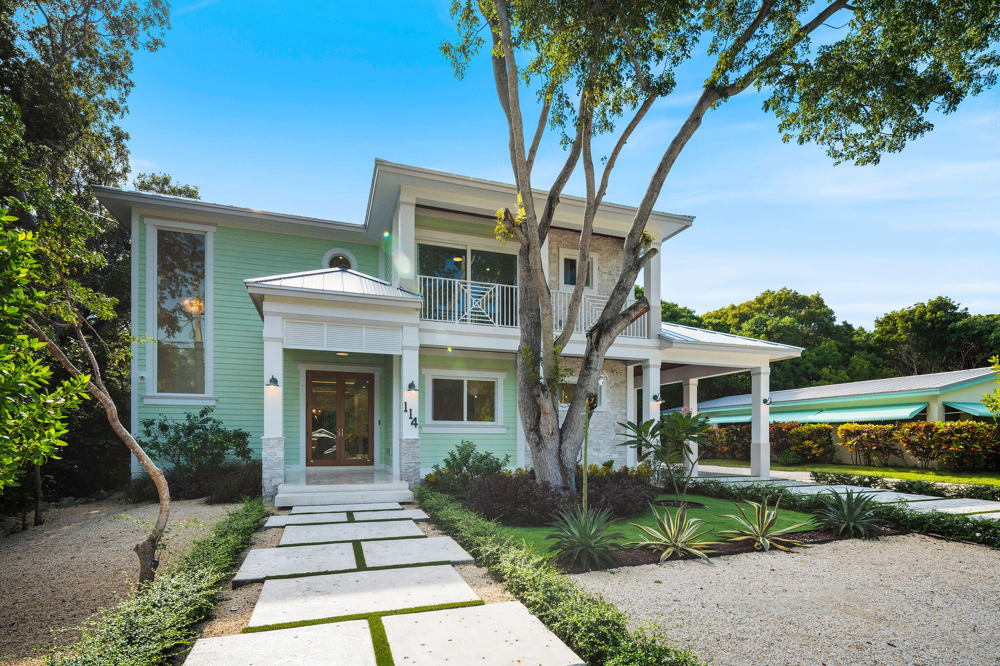 114 Royal Lane