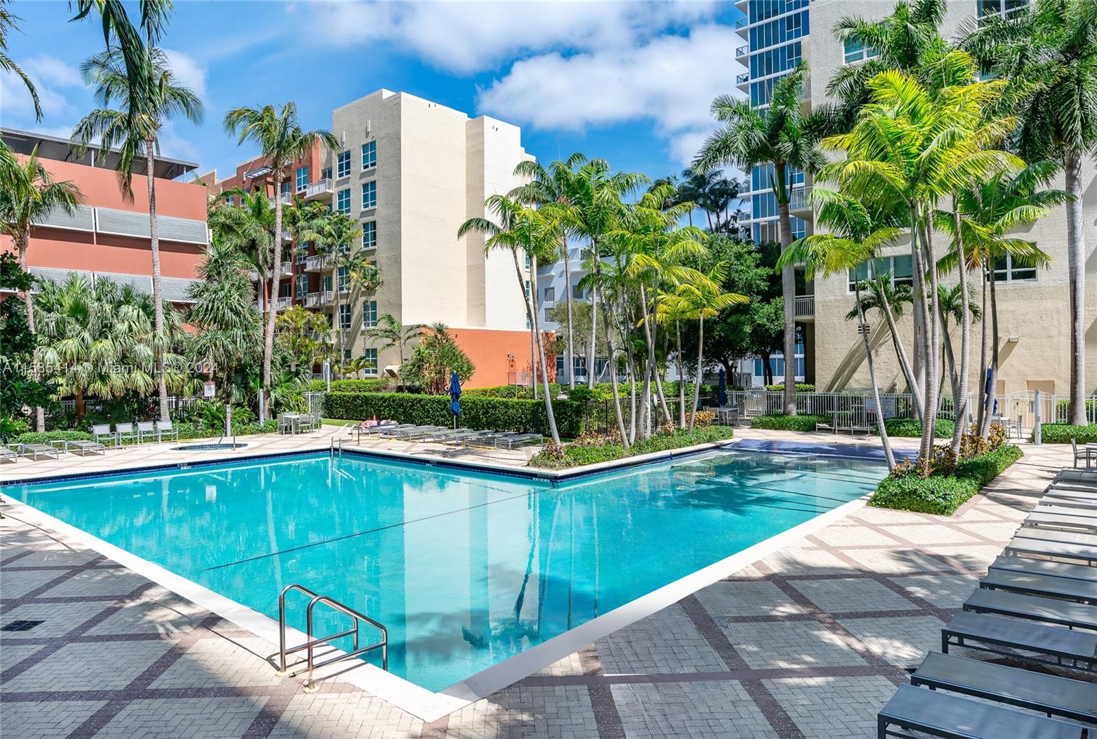 2000 N Bayshore Dr # 422