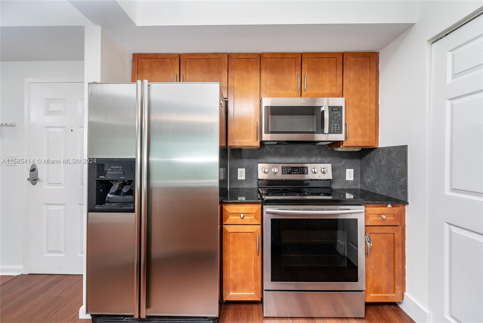 2000 N Bayshore Dr # 422
