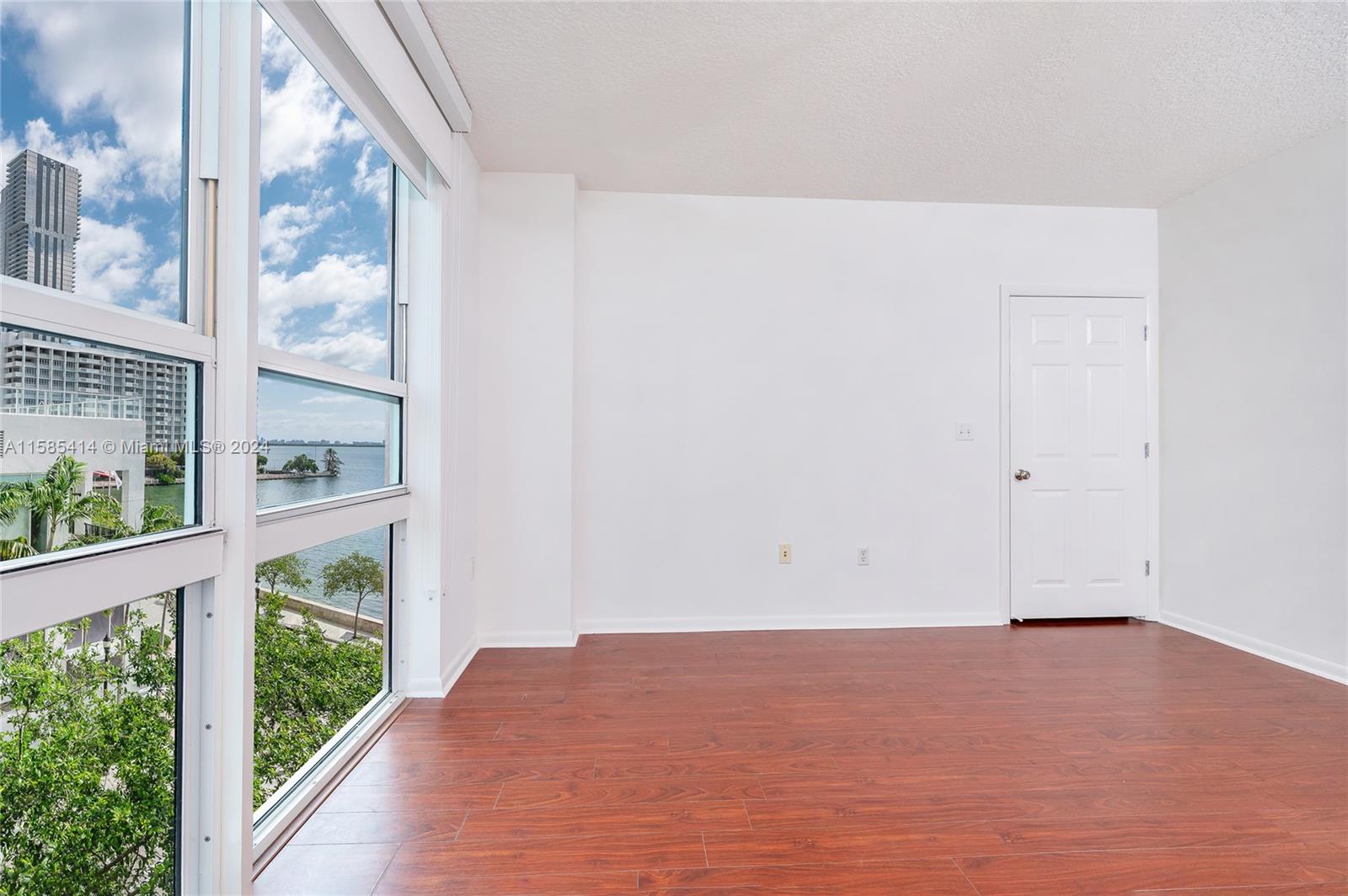 2000 N Bayshore Dr # 422