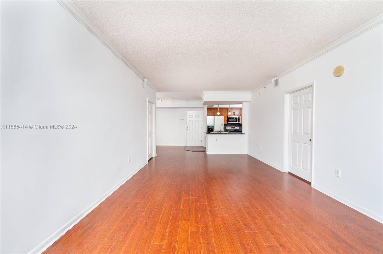 2000 N Bayshore Dr # 422