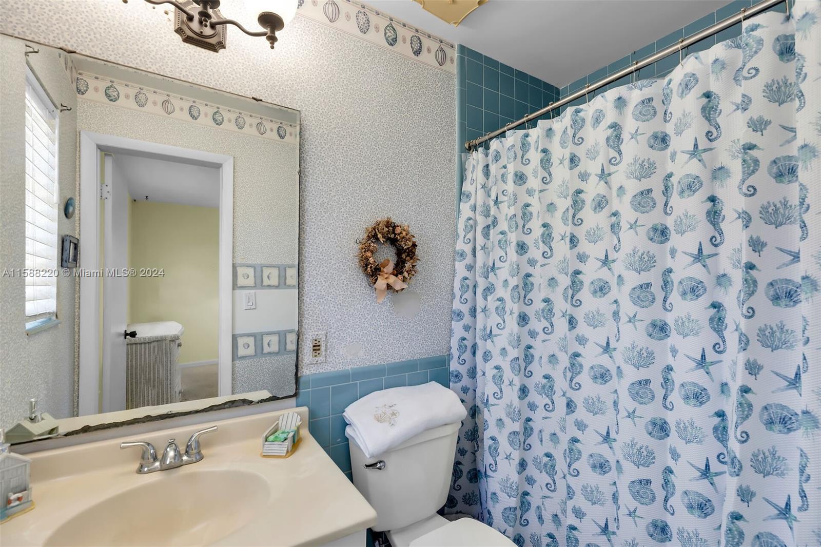 190 Venetian Dr