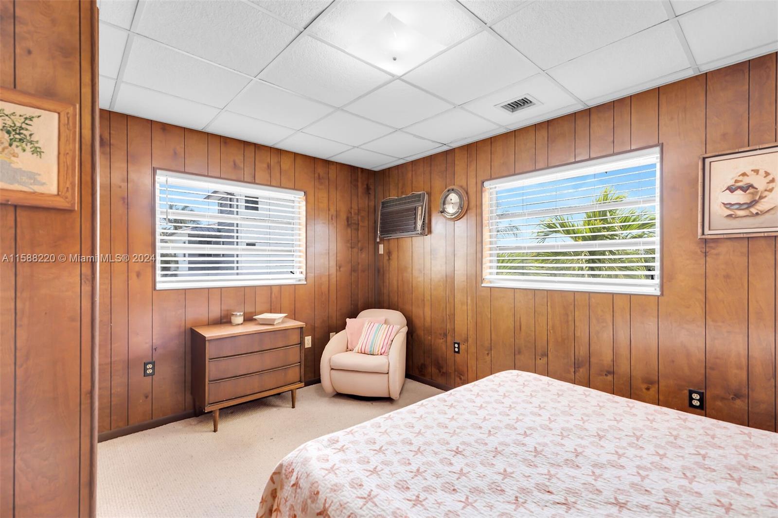 190 Venetian Dr