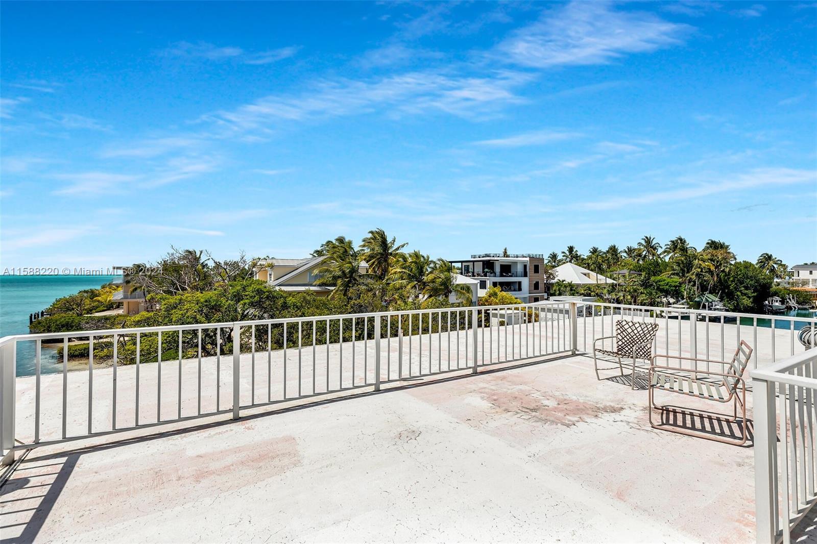 190 Venetian Dr