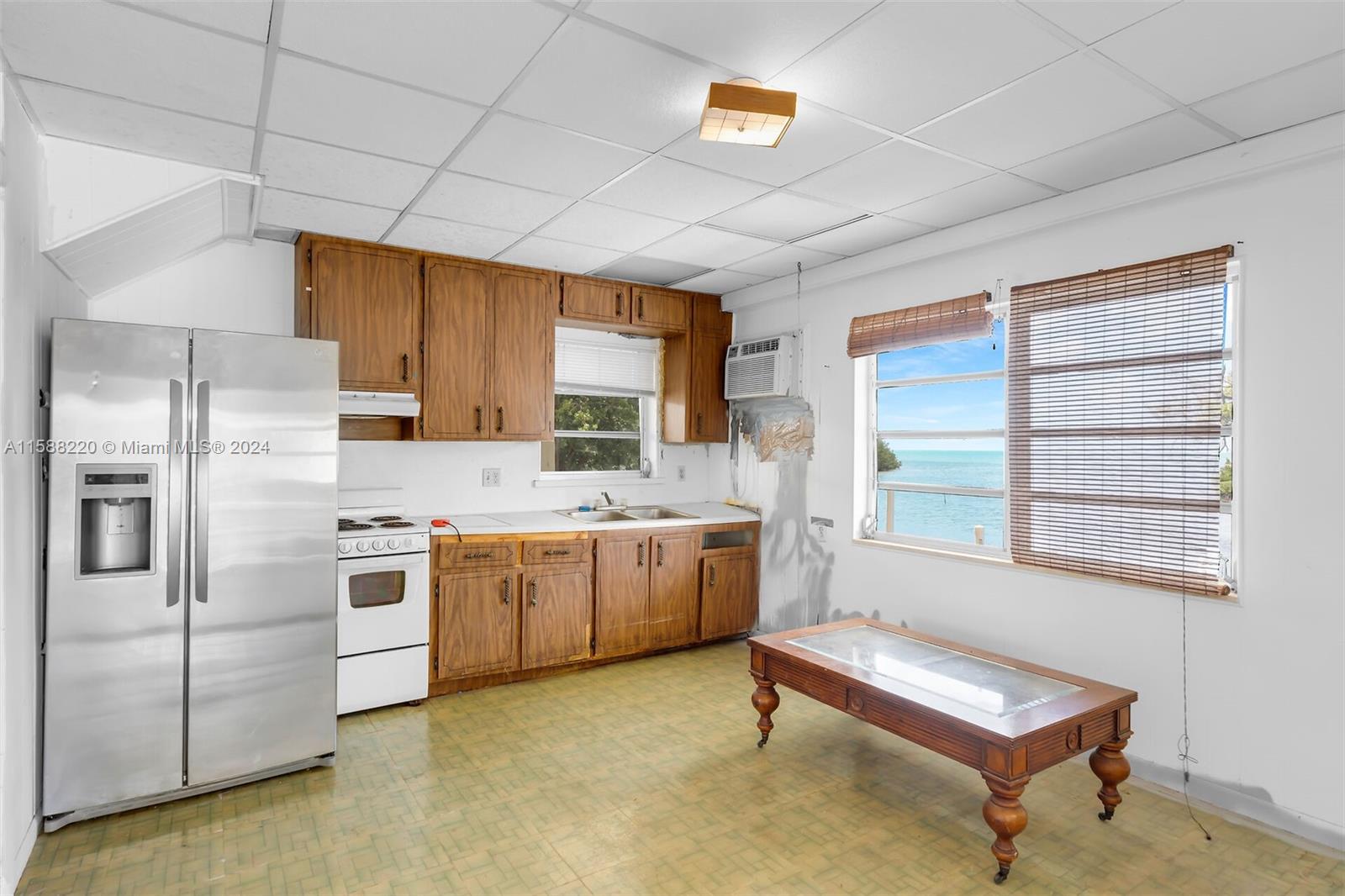 190 Venetian Dr