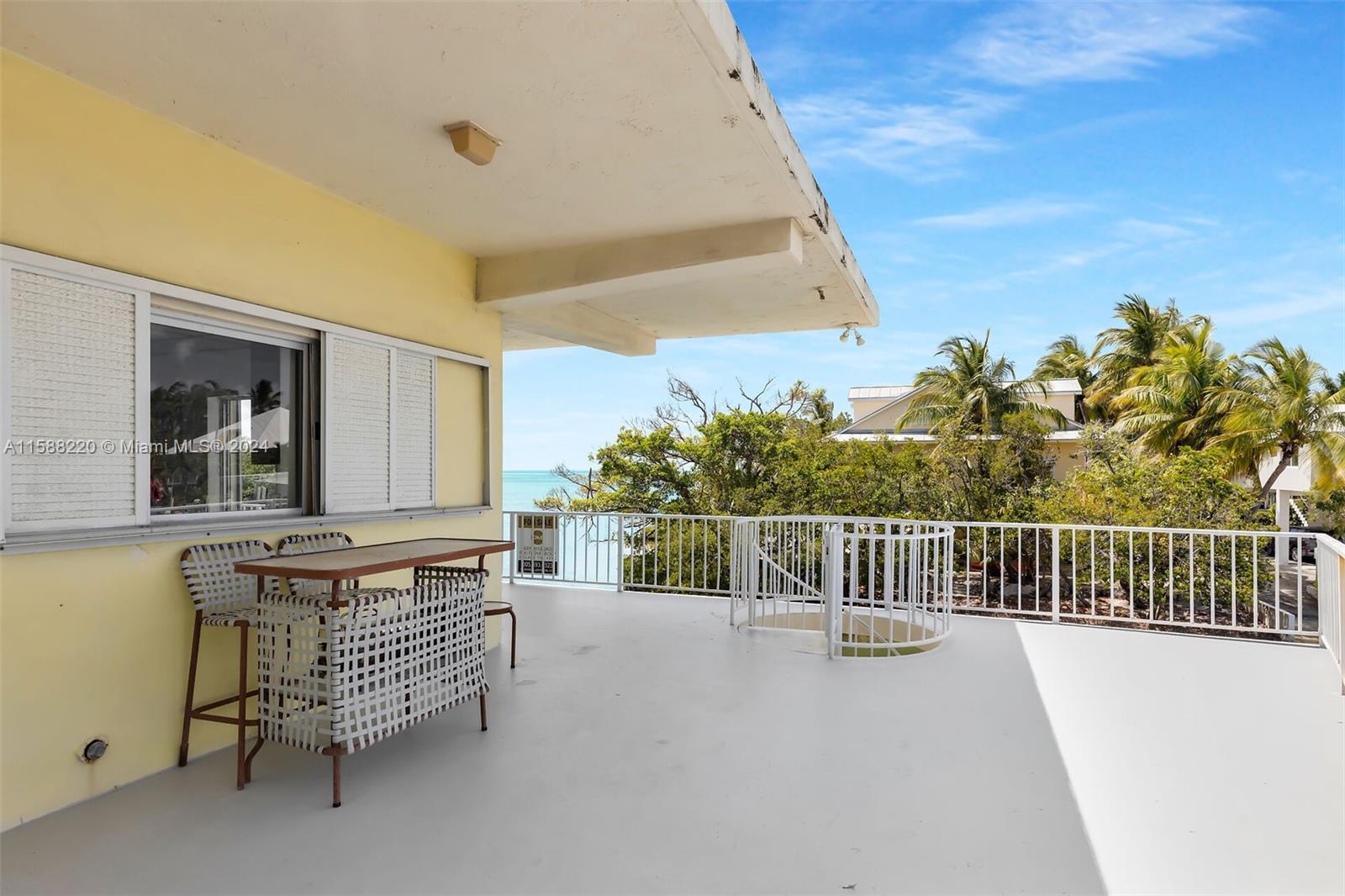 190 Venetian Dr