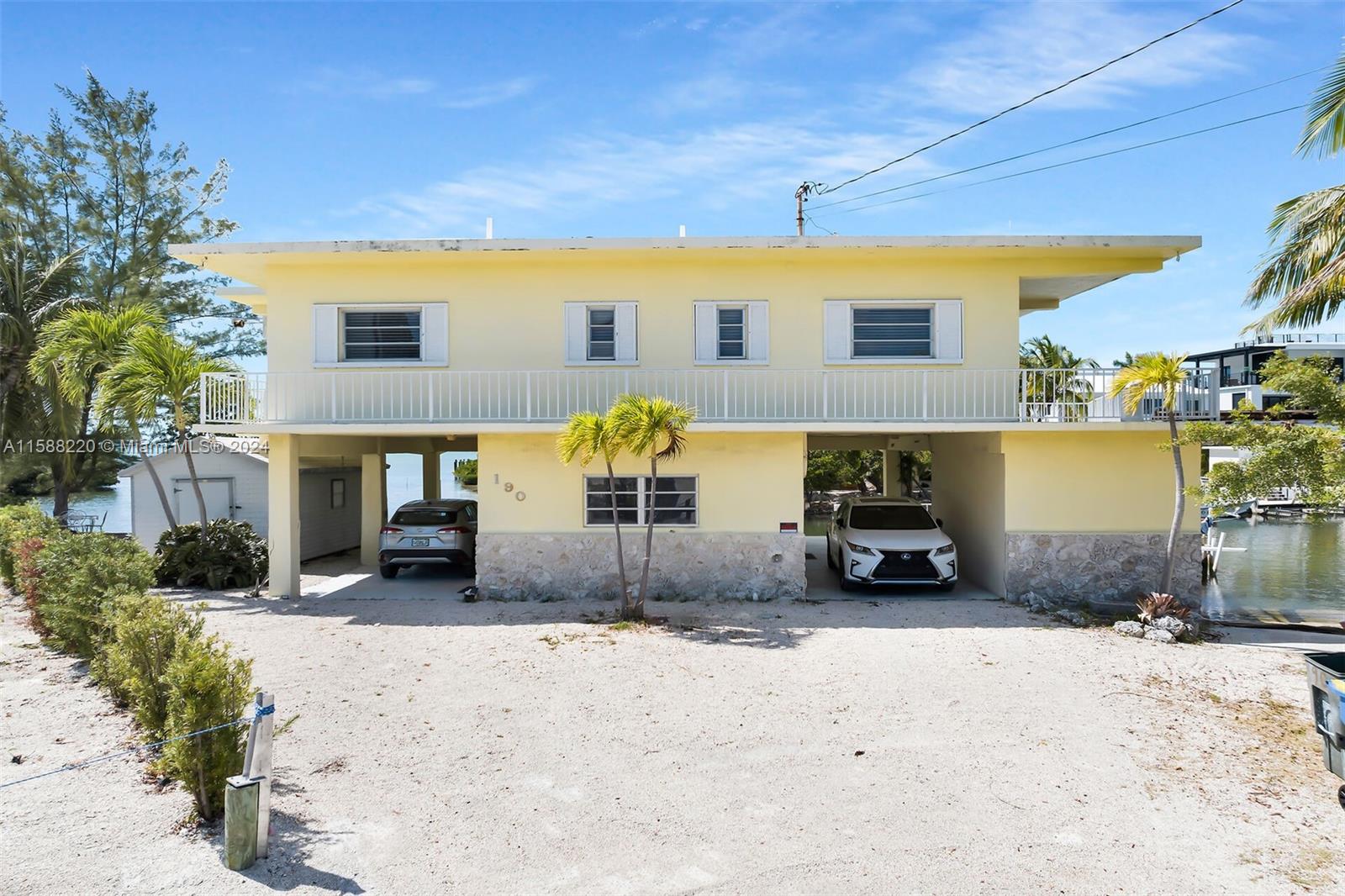 190 Venetian Dr