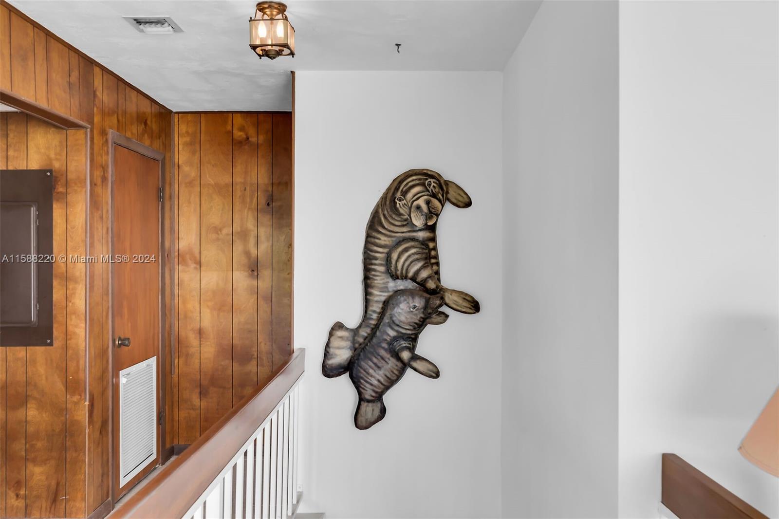 190 Venetian Dr