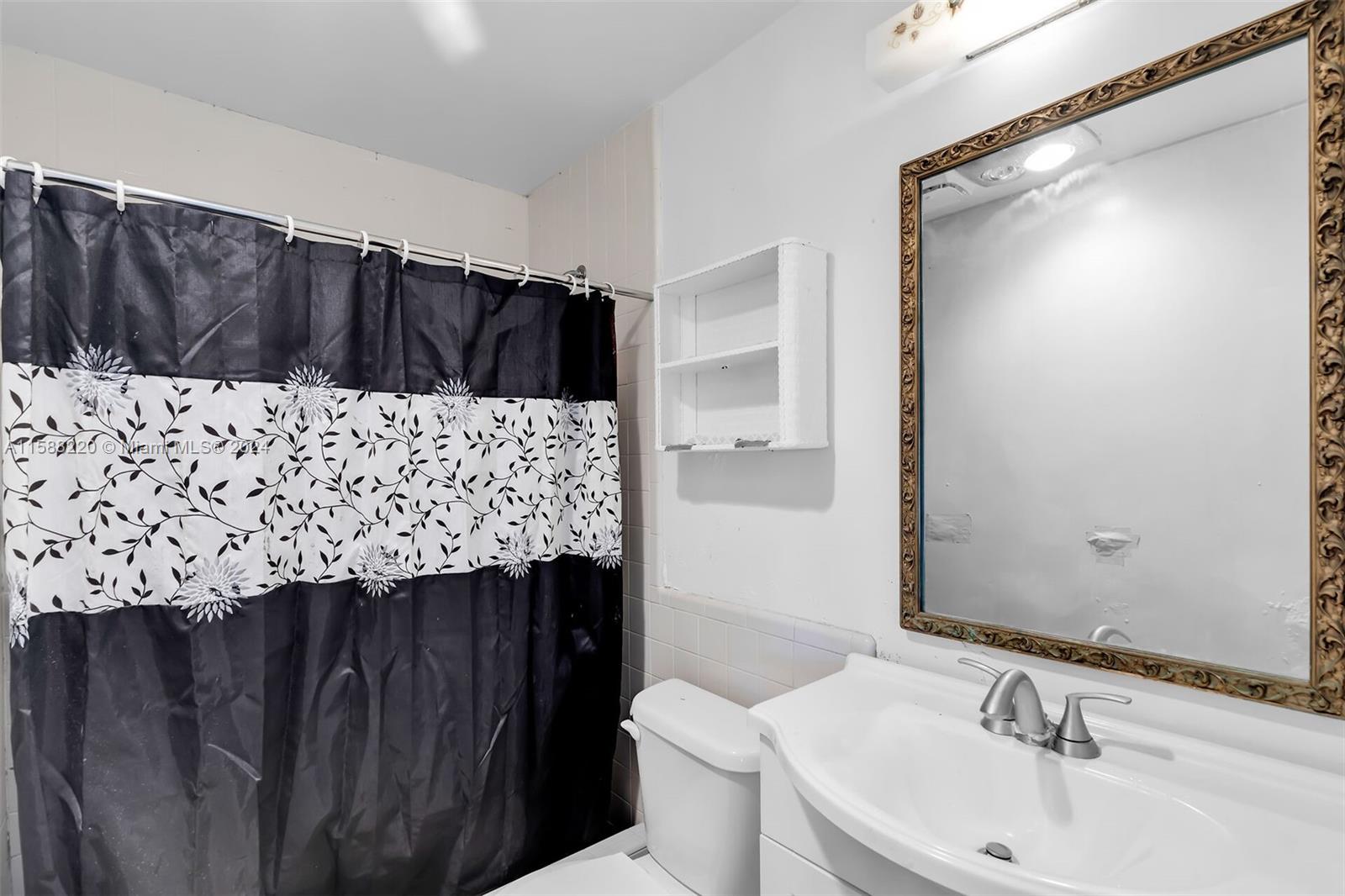 190 Venetian Dr