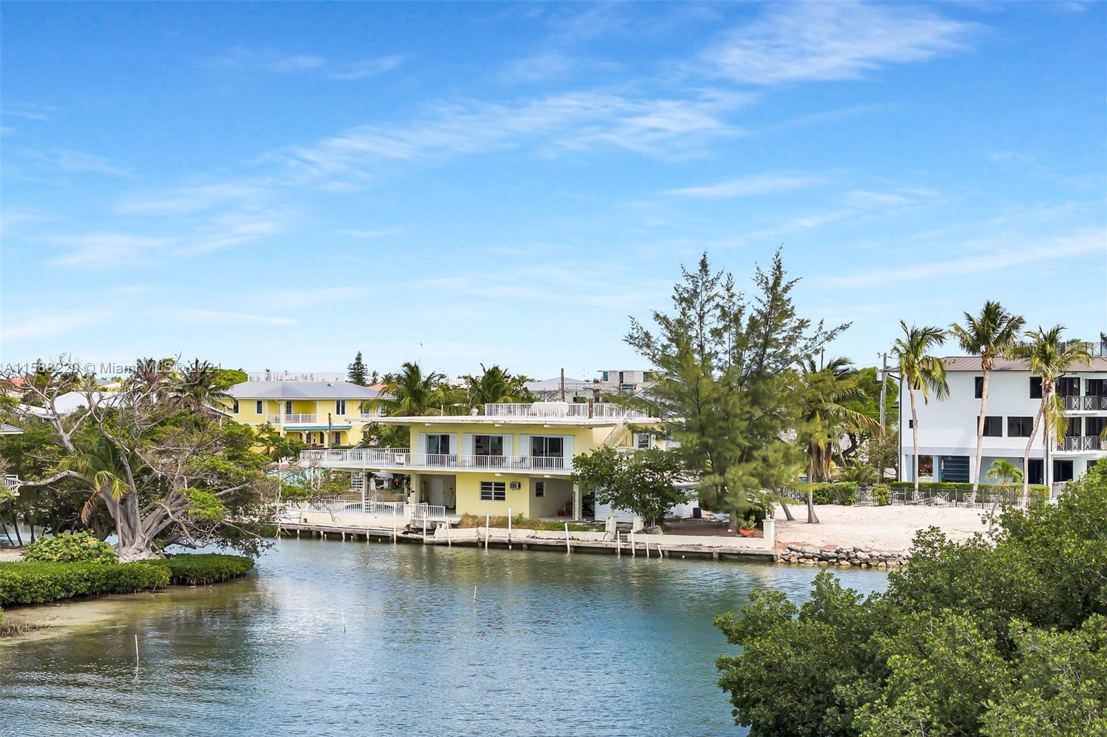 190 Venetian Dr