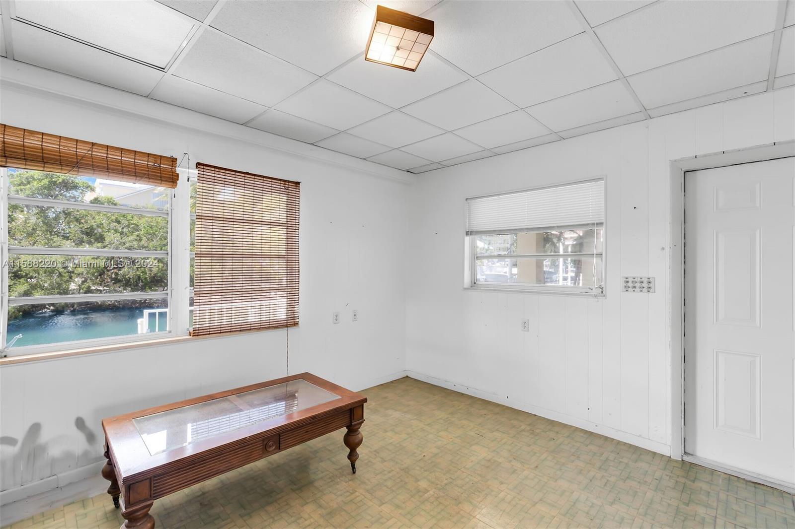 190 Venetian Dr
