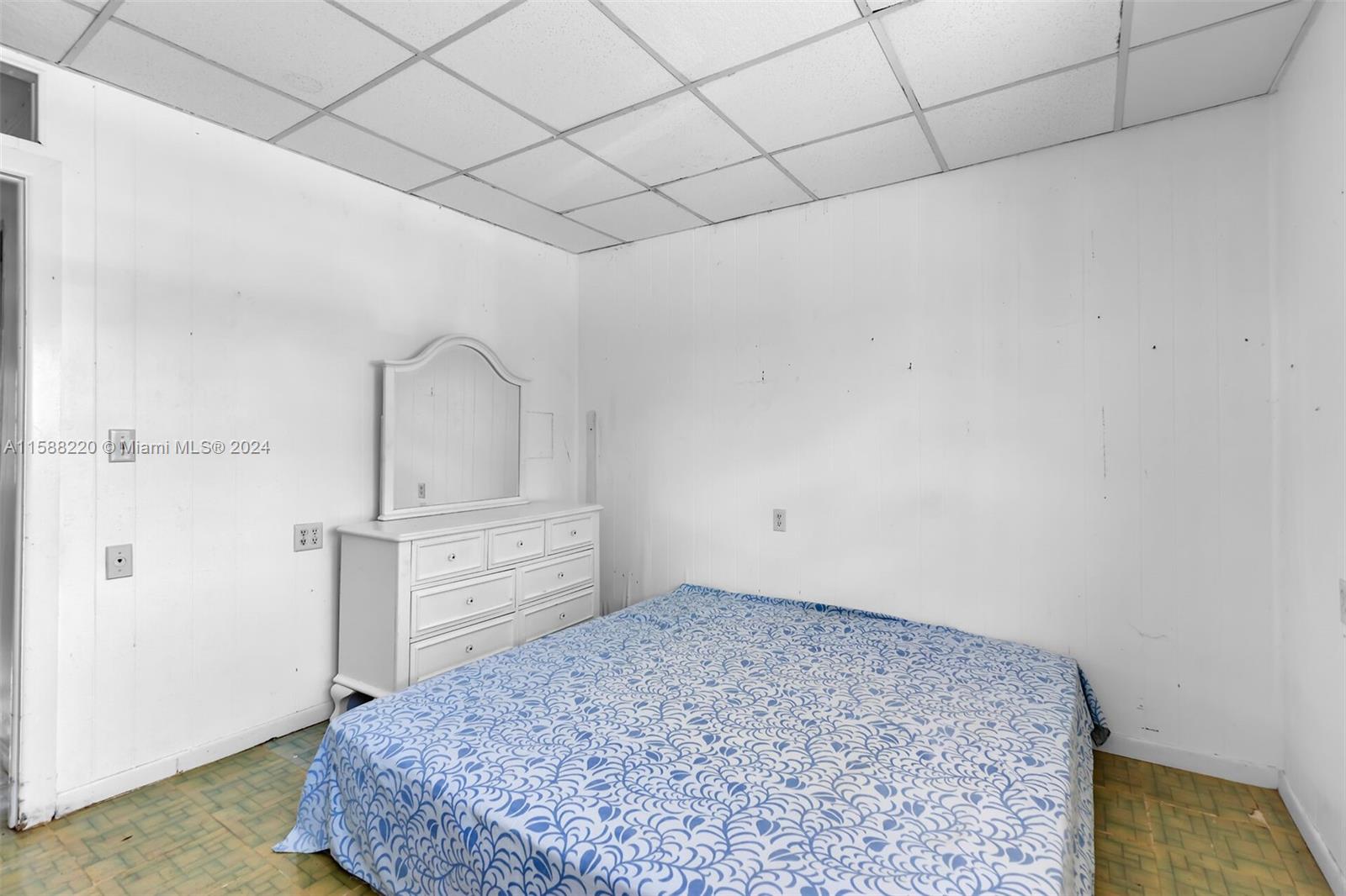 190 Venetian Dr