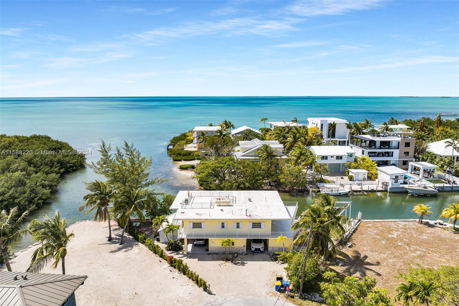 190 Venetian Dr