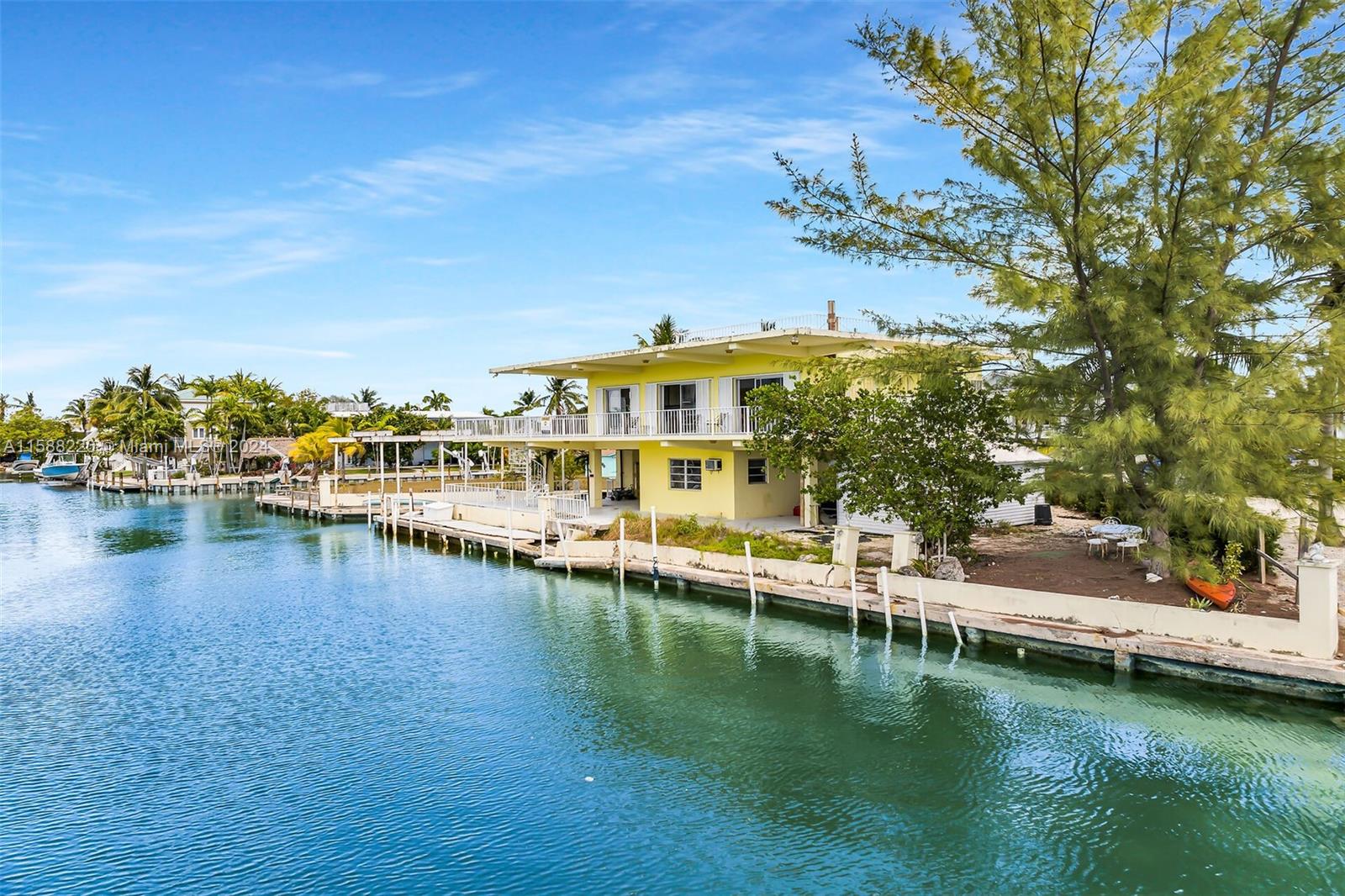 190 Venetian Dr