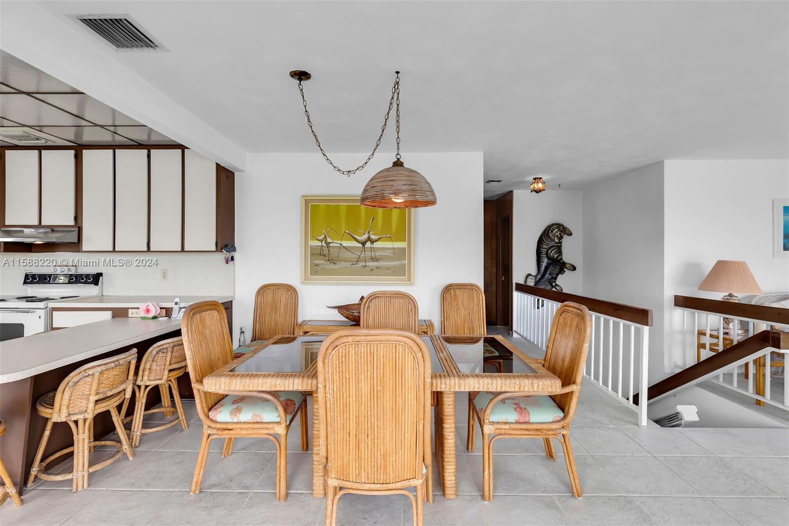 190 Venetian Dr