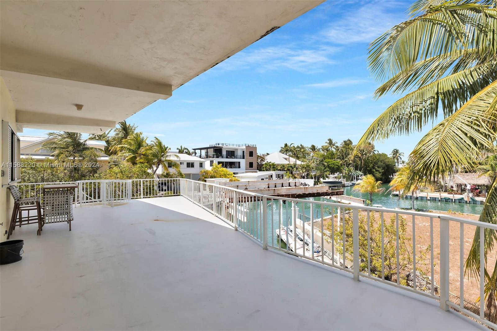 190 Venetian Dr