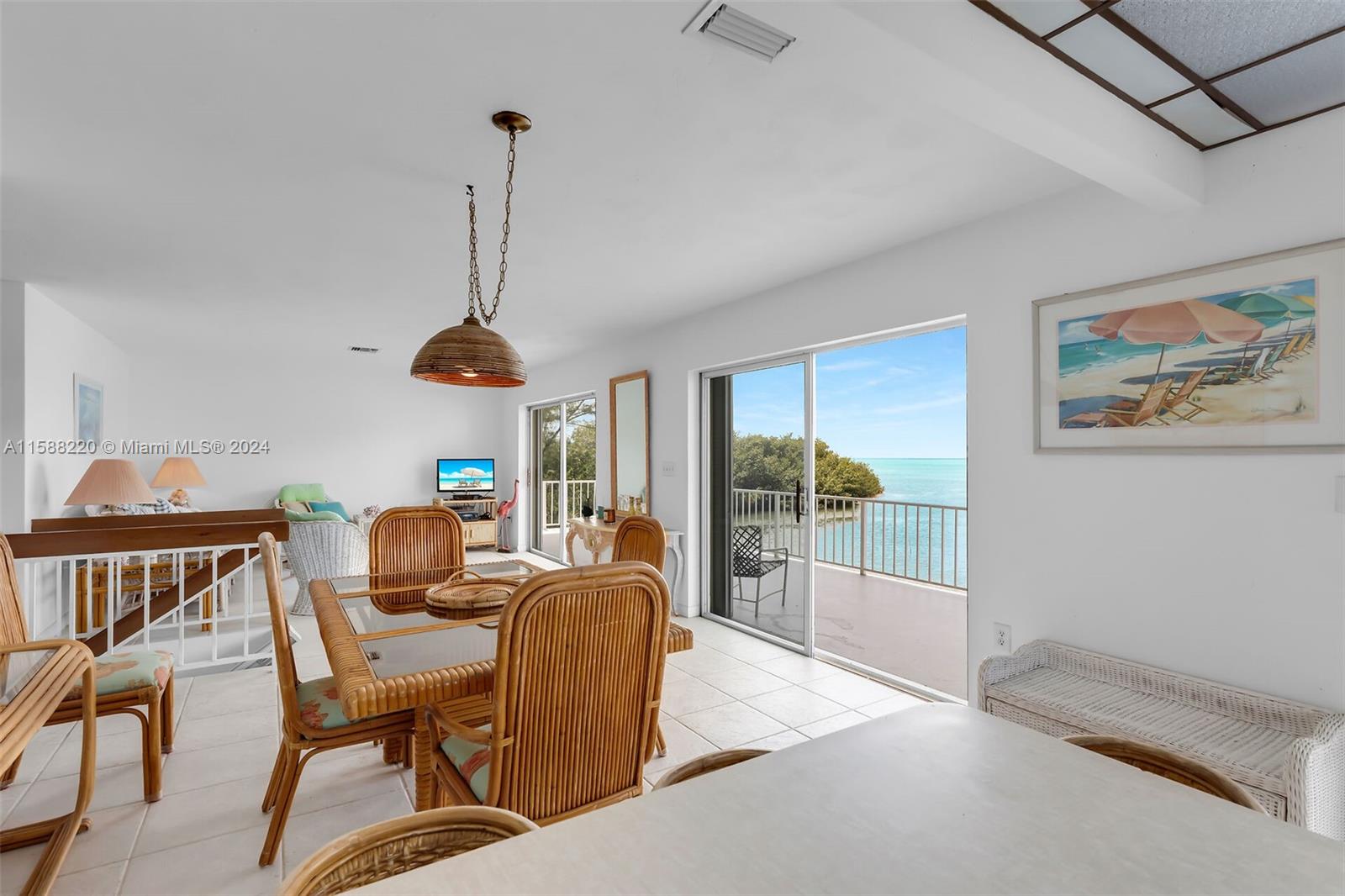 190 Venetian Dr