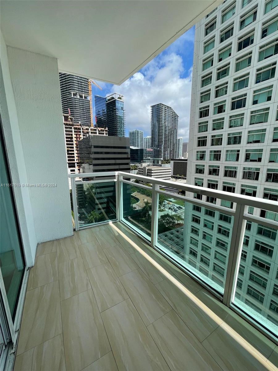950 Brickell Bay Dr # 1704