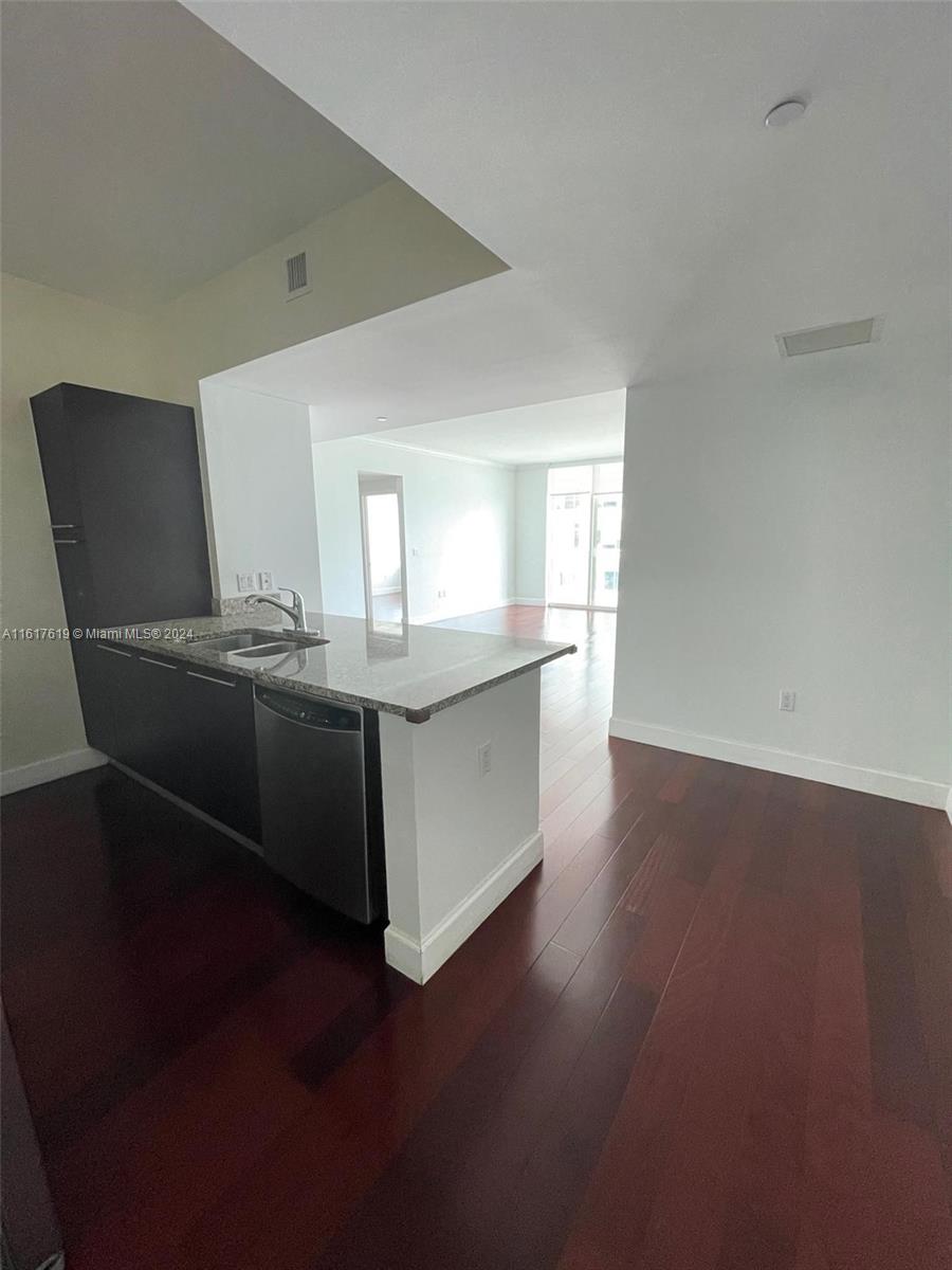 950 Brickell Bay Dr # 1704