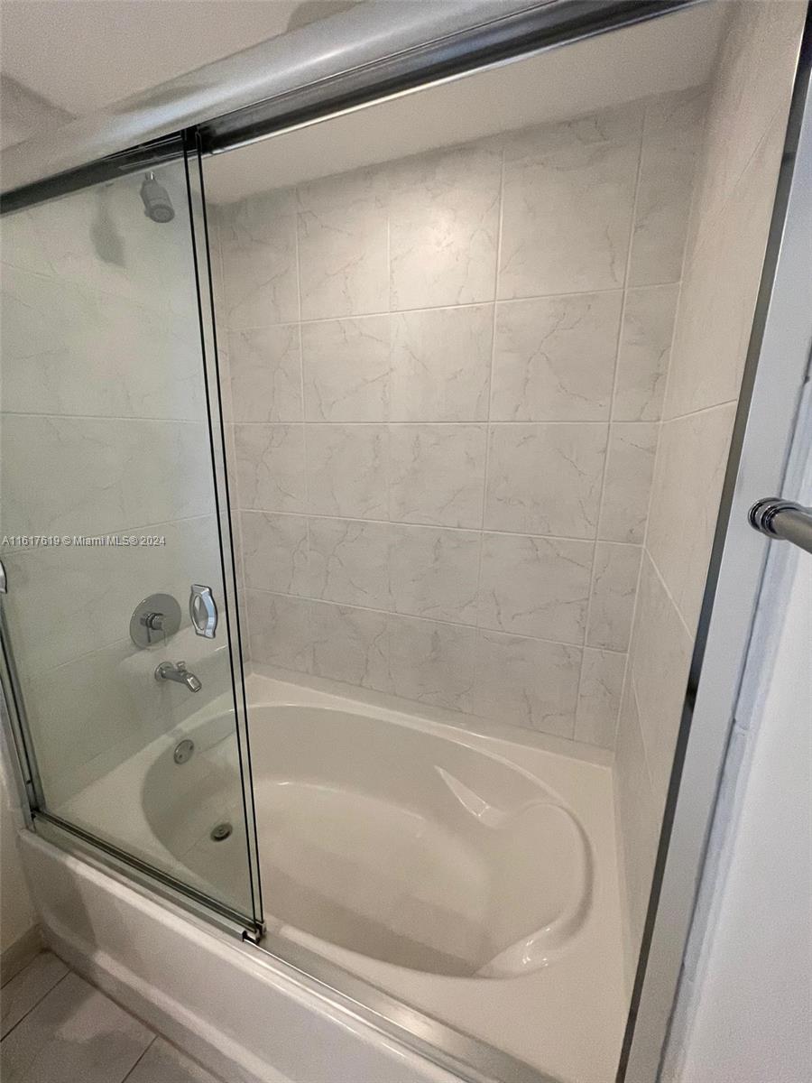 950 Brickell Bay Dr # 1704