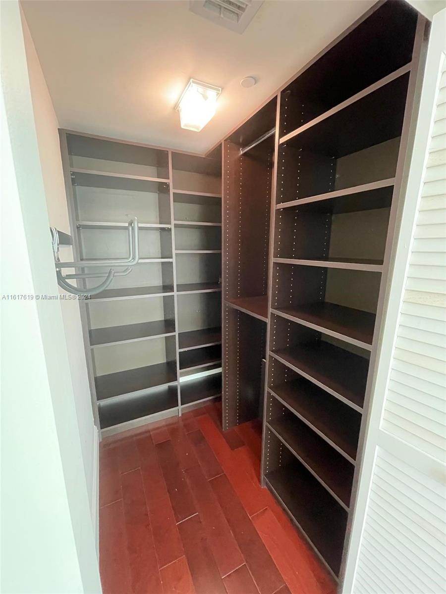 950 Brickell Bay Dr # 1704