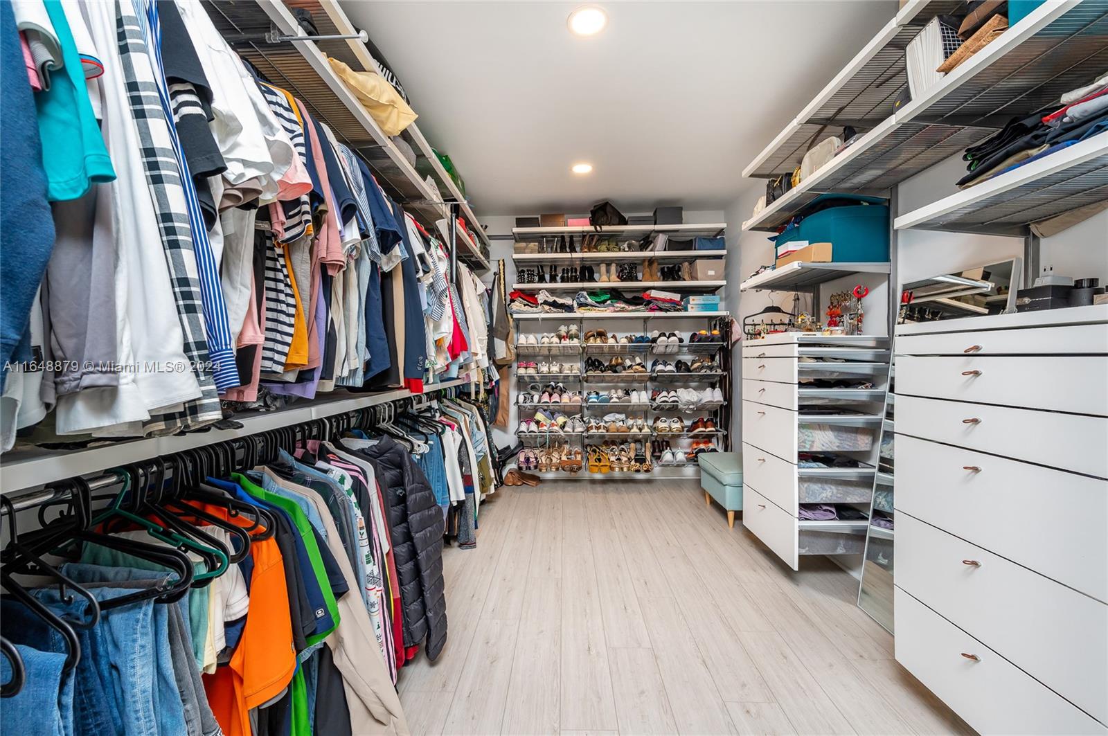 8381 E Dixie Hwy